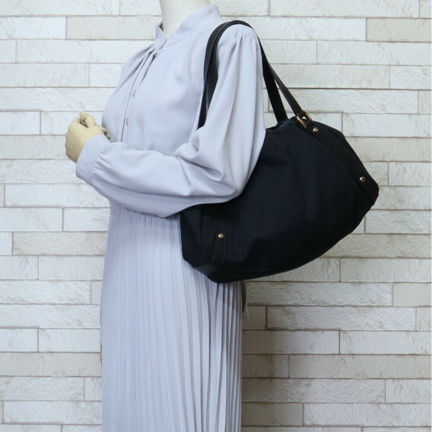 Gucci Abbey Black Gg Canvas Tote Bag
