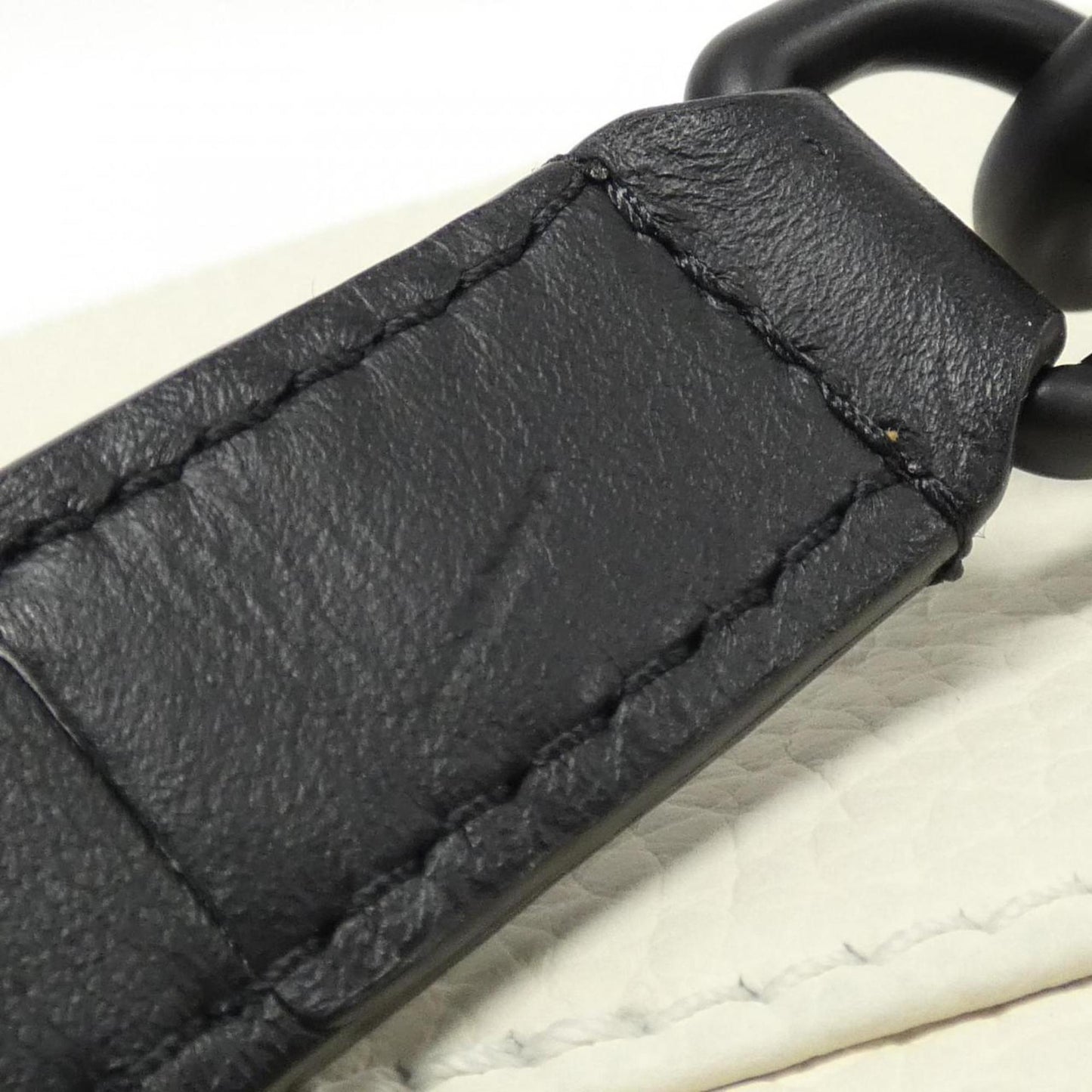 Louis Vuitton Blanc Leather Shoulder Bag