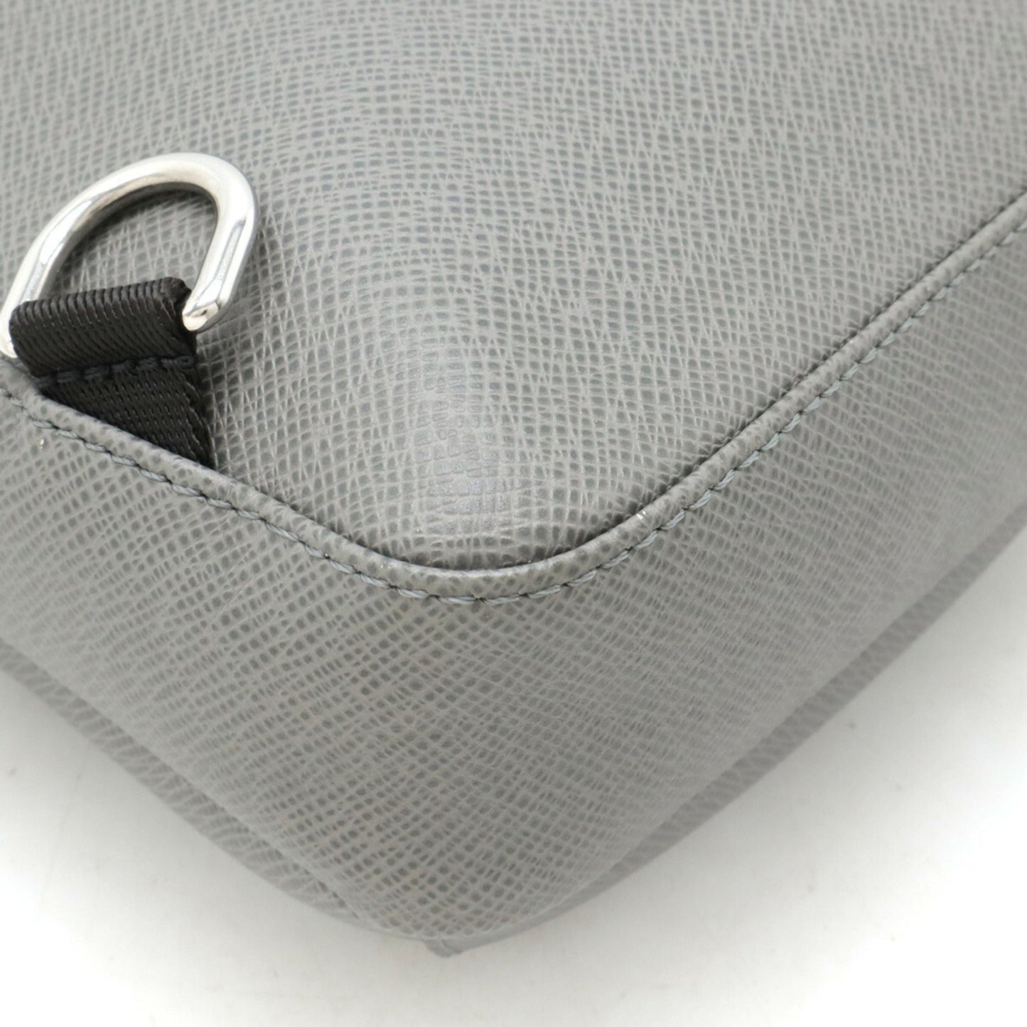Louis Vuitton Taiga Gris Taiga Leather Shoulder Bag Sling Bag