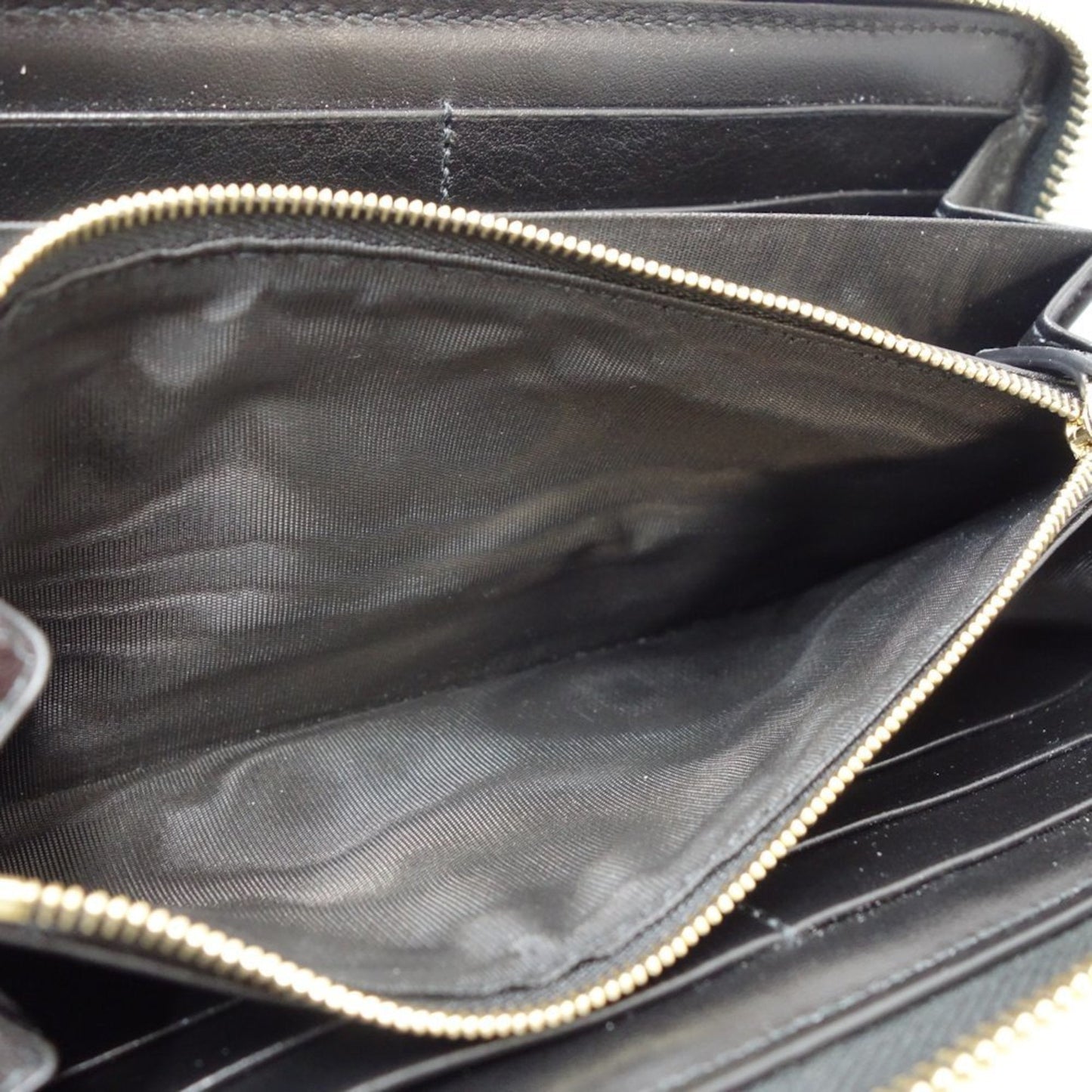 Gucci Black Leather Long Wallet (Bi-Fold)