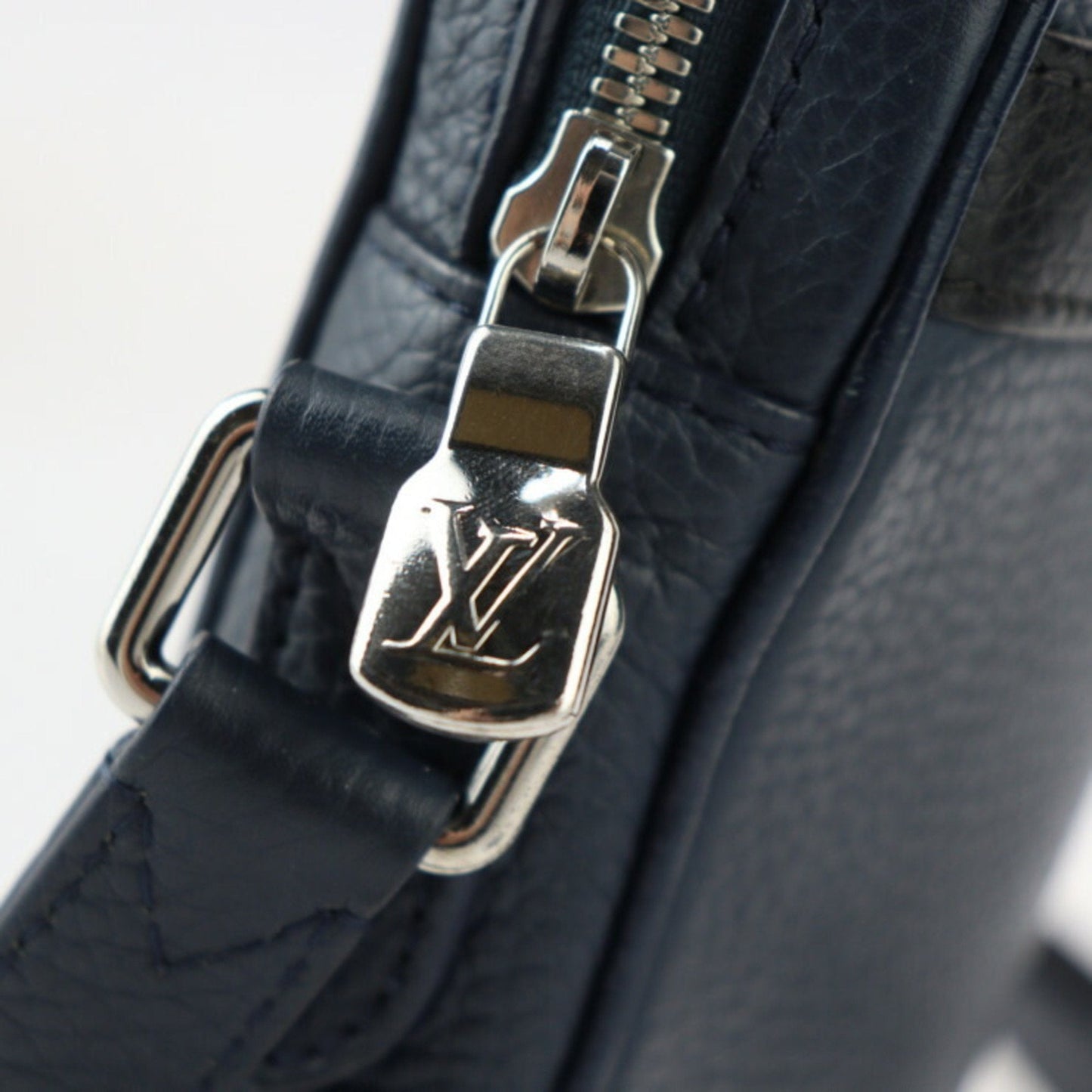 Louis Vuitton Navy Leather Messenger Bag Pochette Shoulder Bag