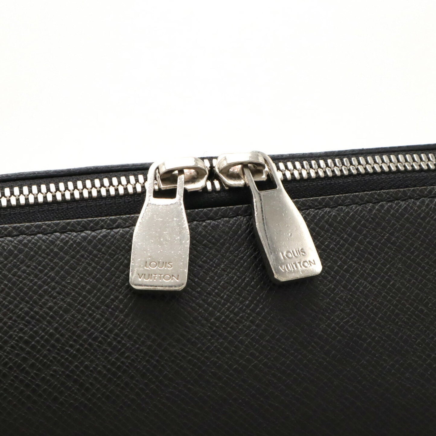 Louis Vuitton Ardoise Black Taiga Leather Shoulder Bag