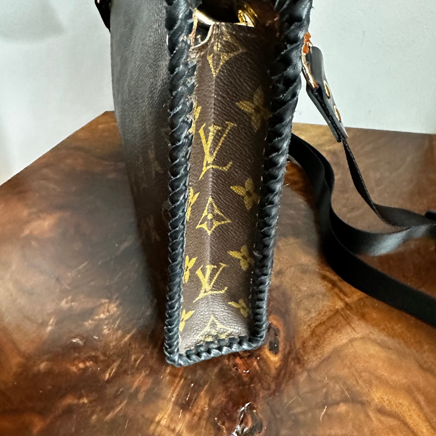 The Swan Crossbody -Orvis bags Monogram in Black