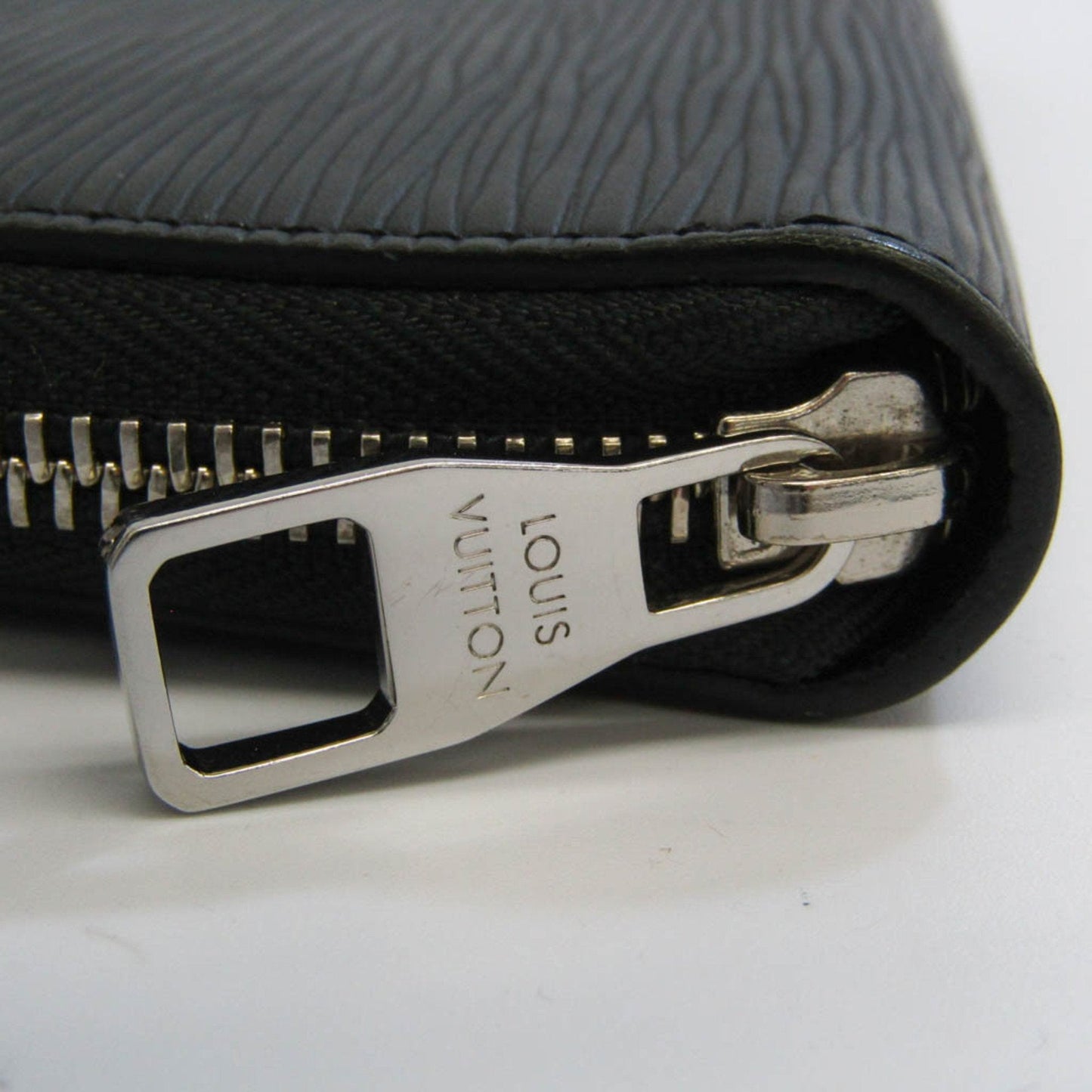 Louis Vuitton Zippy Organizer Black Leather Wallet
