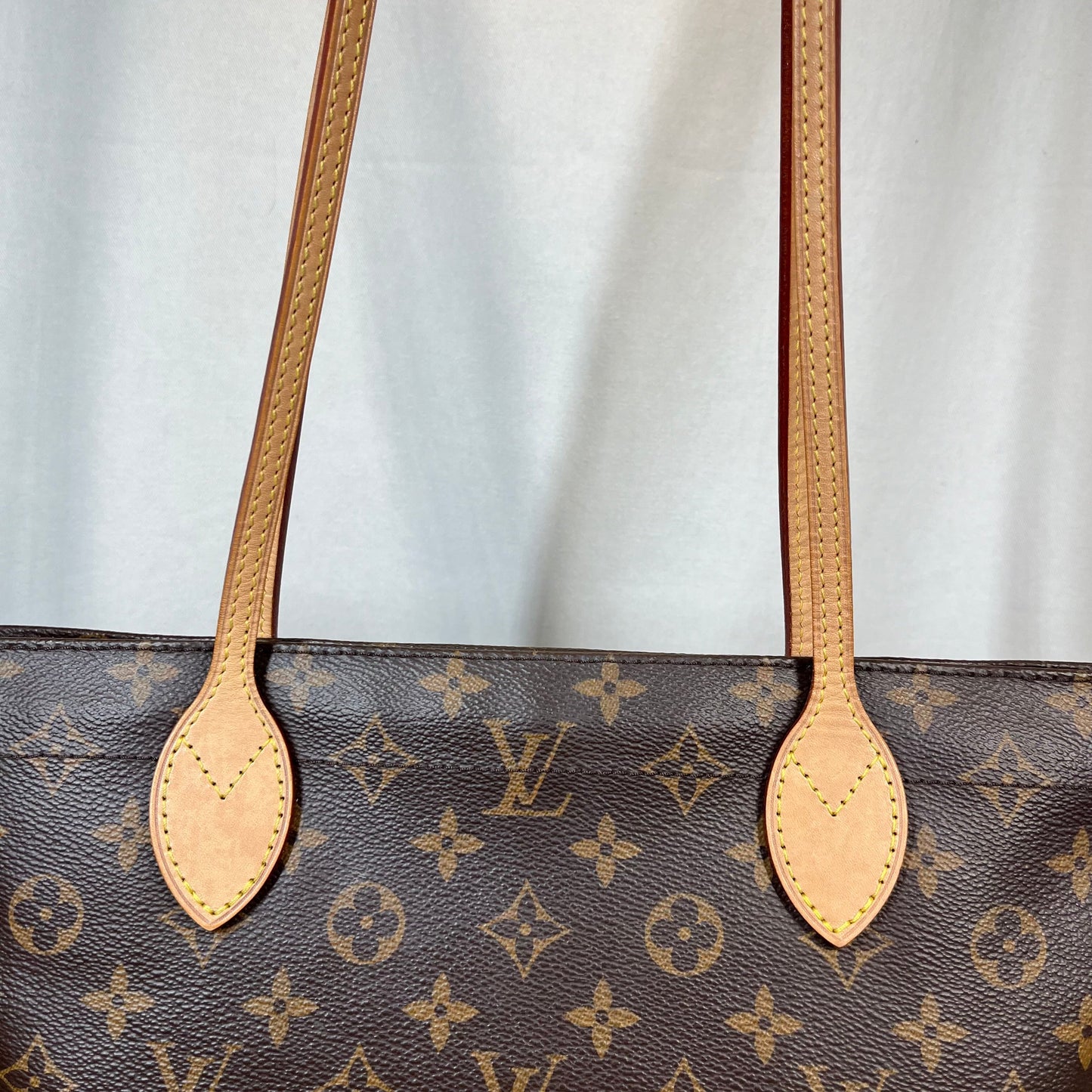 LOUIS VUITTON Carry It Monogram Tote