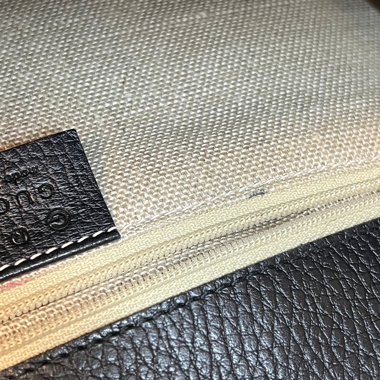 GUCCI Interlocking G Black Dollar Calfskin Shoulder Bag