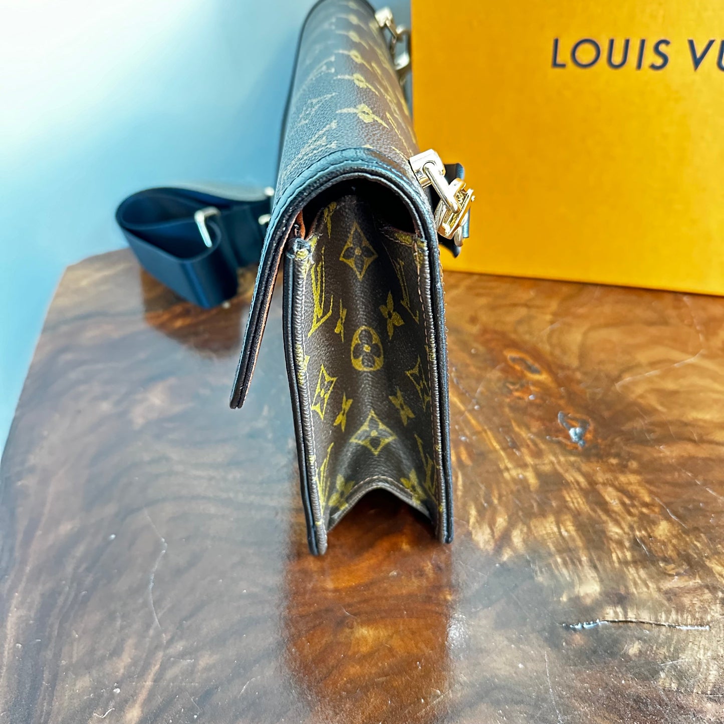 The Crane -Orvis bags Monogram LV Crossbody Bag in Black