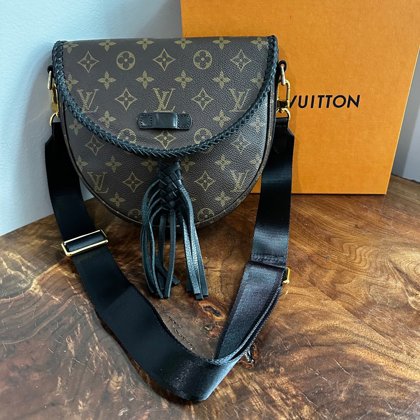 The Dove Crossbody -Orvis bags Monogram LV in Black