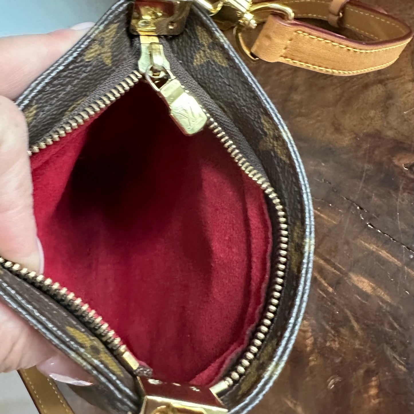 The Junco Crossbody -Orvis bags LV Monogram in Vachetta