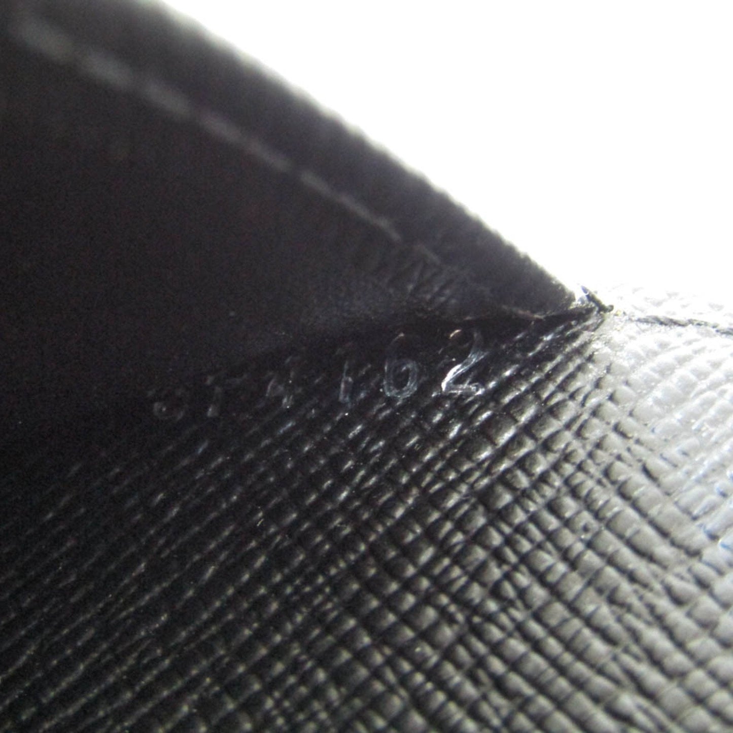 Louis Vuitton Agenda Mm Black Leather Wallet
