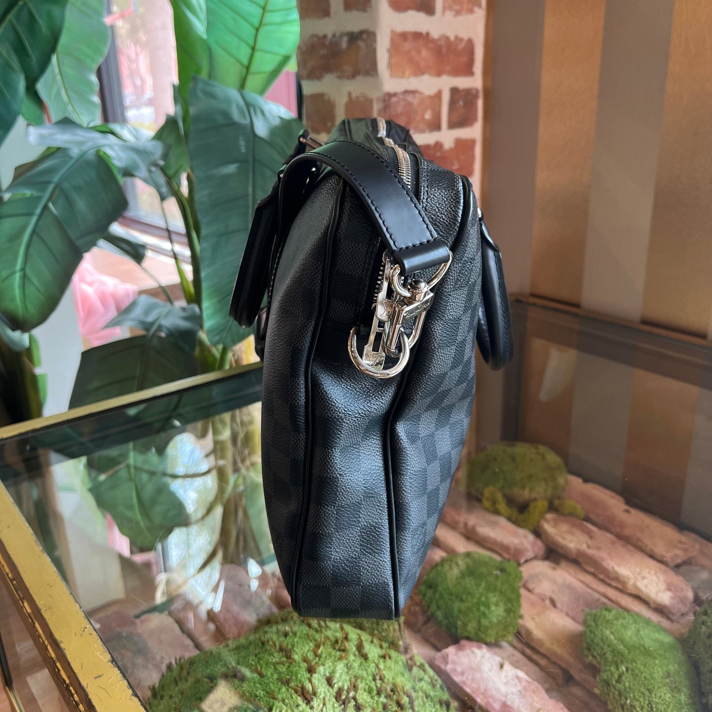 LOUIS VUITTON Porte Documents Voyage Damier Graphite Messenger