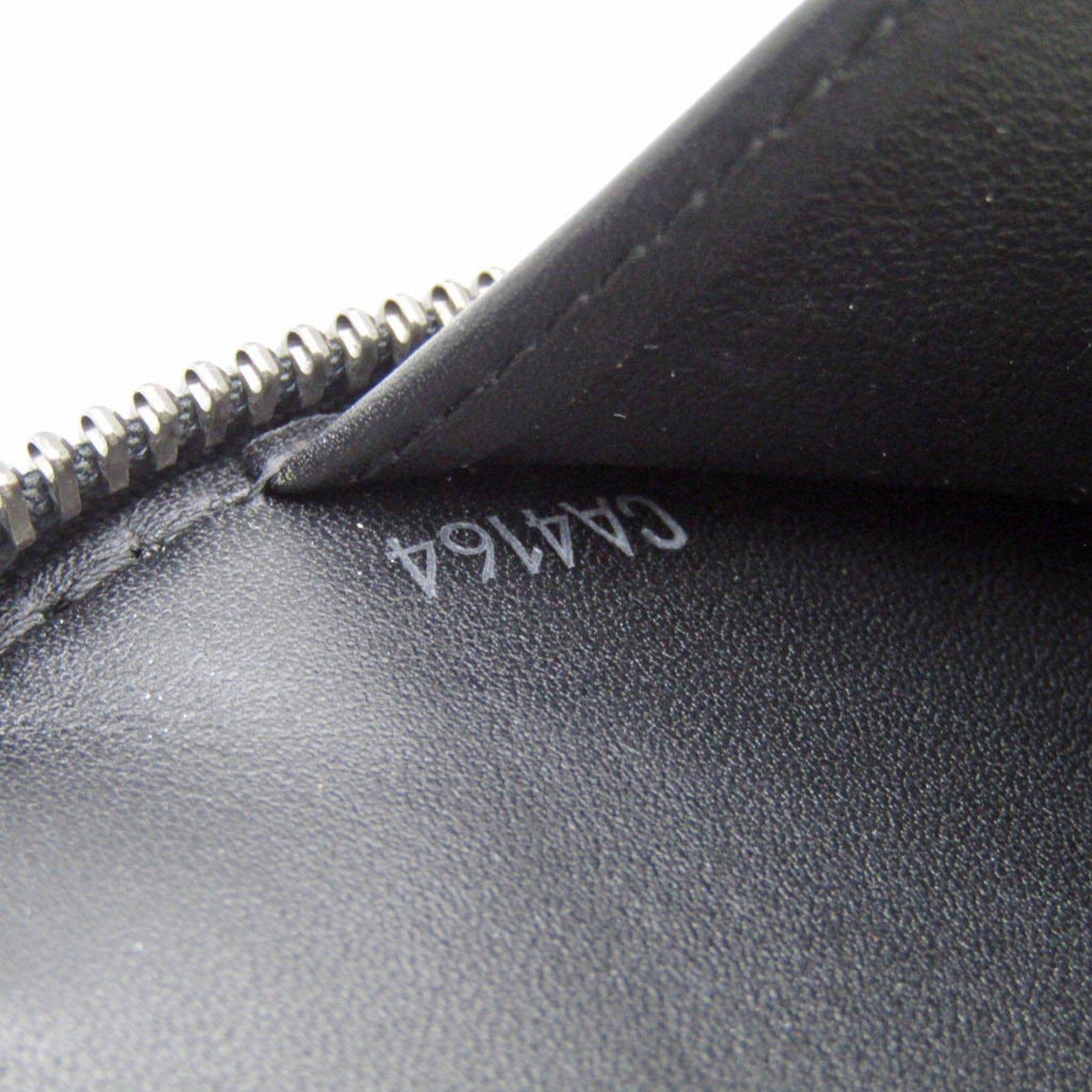 Louis Vuitton Portefeuille Zippy Grey Leather Wallet