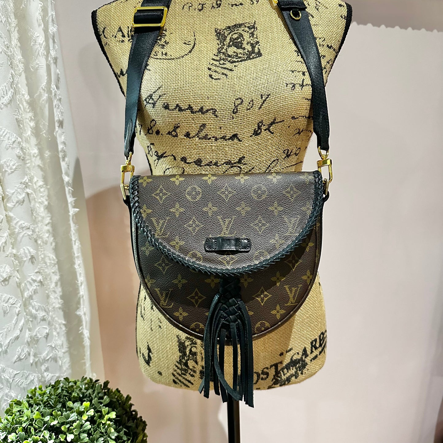 The Dove Crossbody -Orvis bags Monogram LV in Black