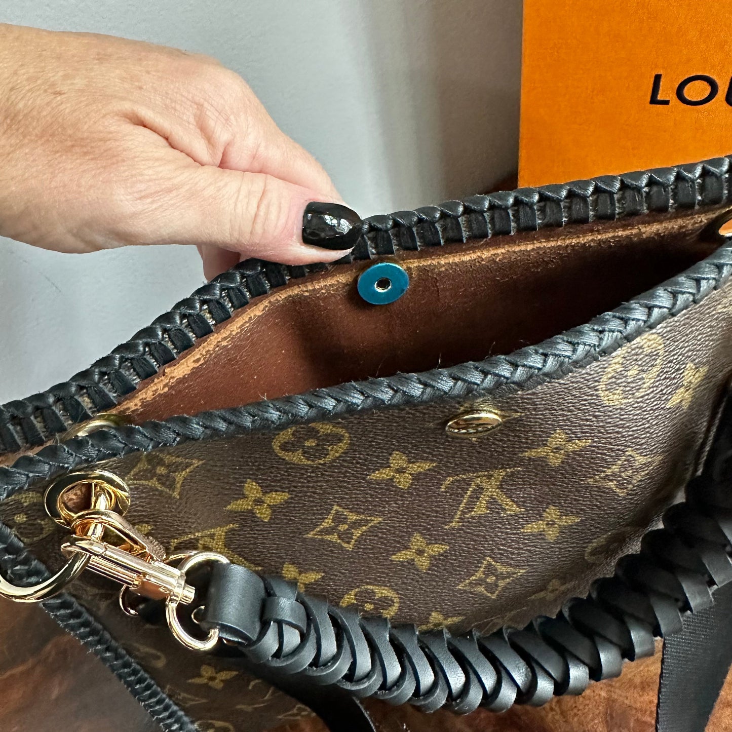 The Swan Crossbody -Orvis bags Monogram in Black