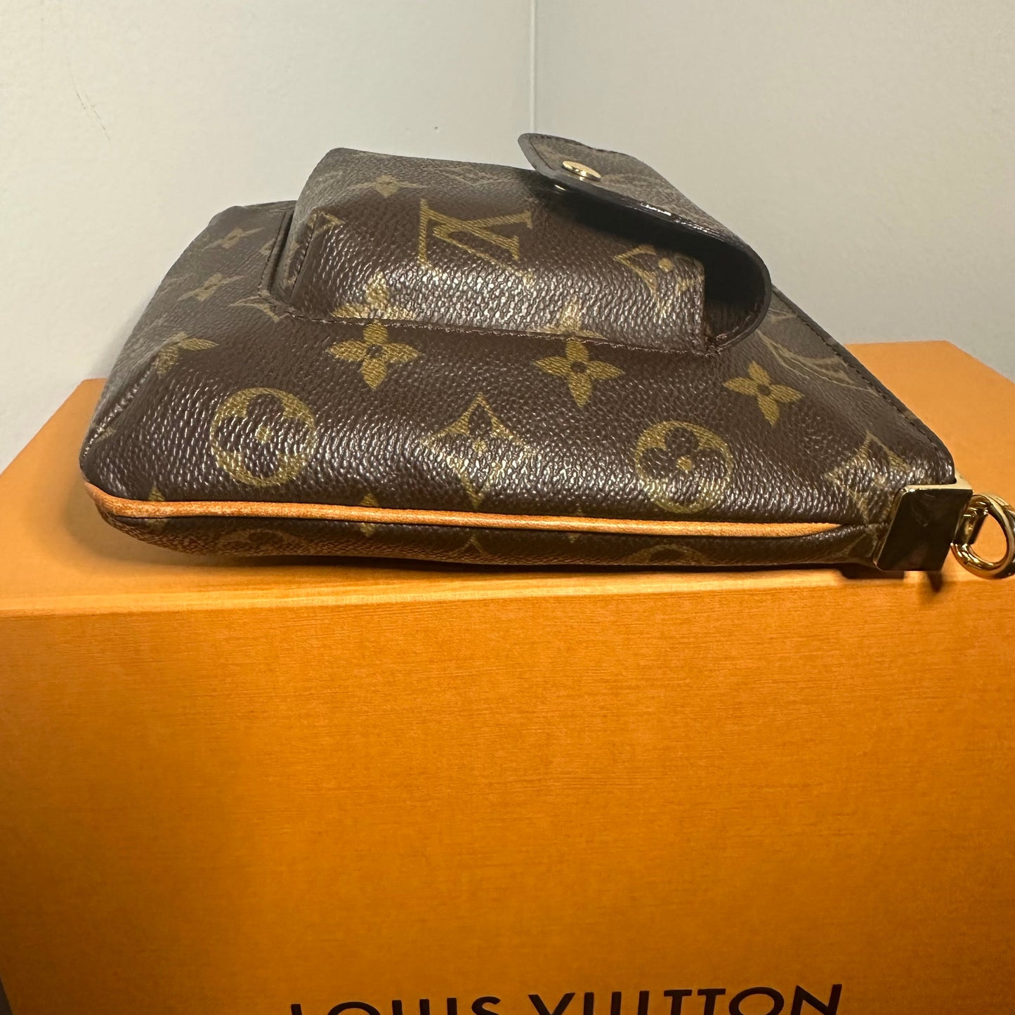 The Junco Crossbody -Orvis bags LV Monogram in Vachetta
