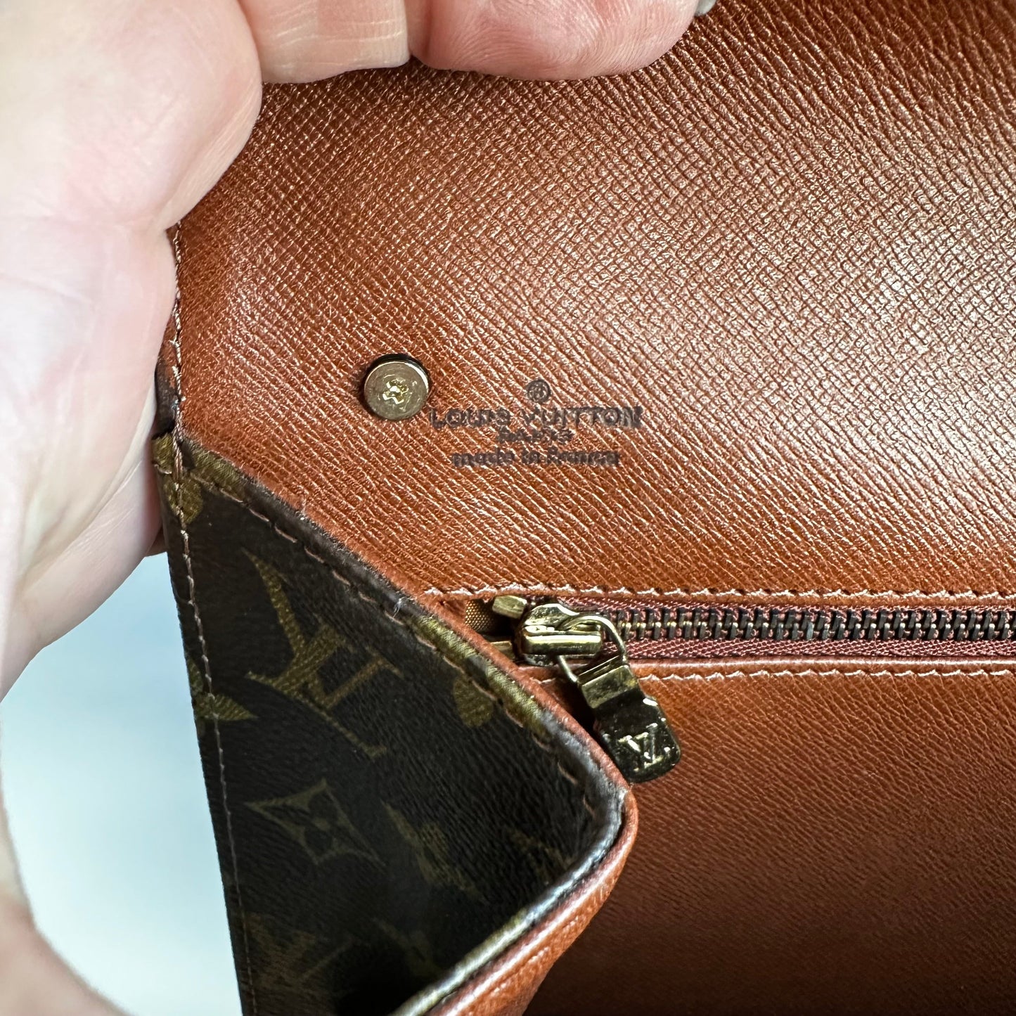 The Crane -Orvis bags Monogram LV Crossbody Bag in Black