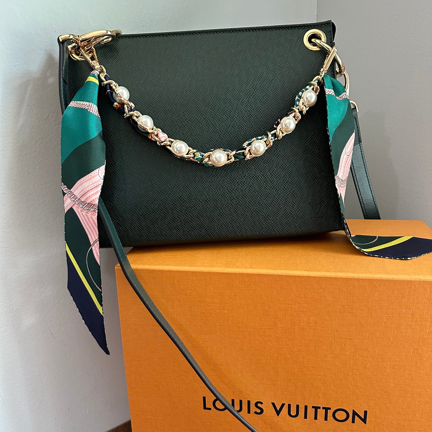 The Swan Crossbody -Orvis bags LV Taiga Leather in Dark Green
