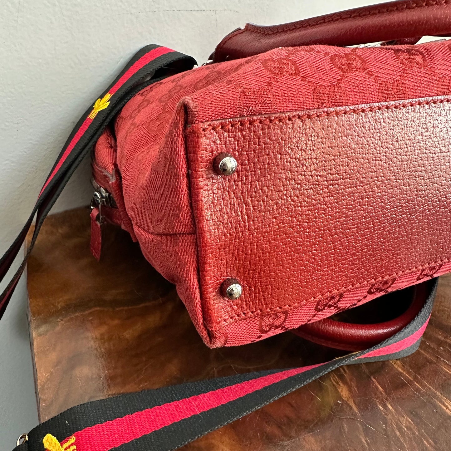 The Full Falcon Crossbody/Handbag - Orvis bags Gucci in Red Canvas