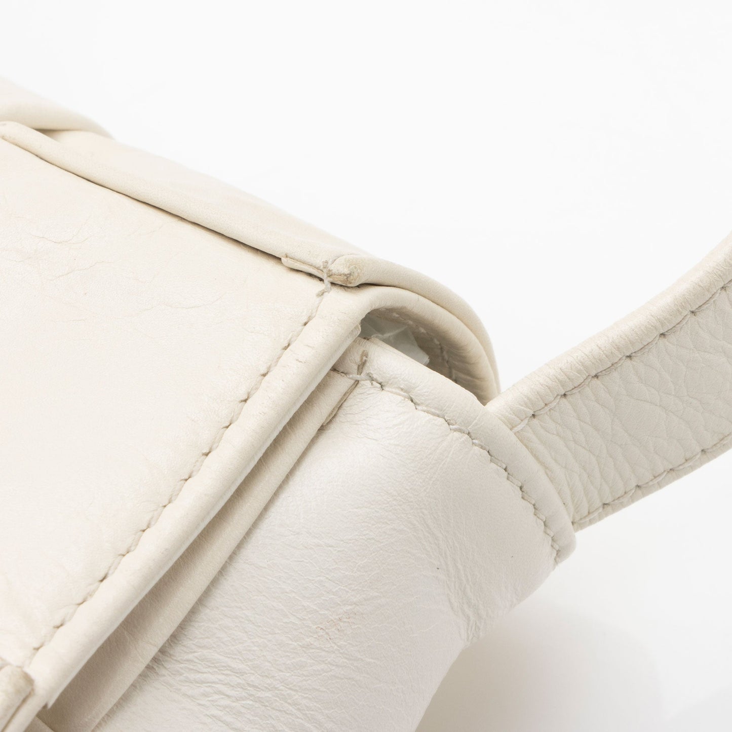 Bottega Veneta Calfskin Candy Cassette Crossbody (SHF-8XUpjP)