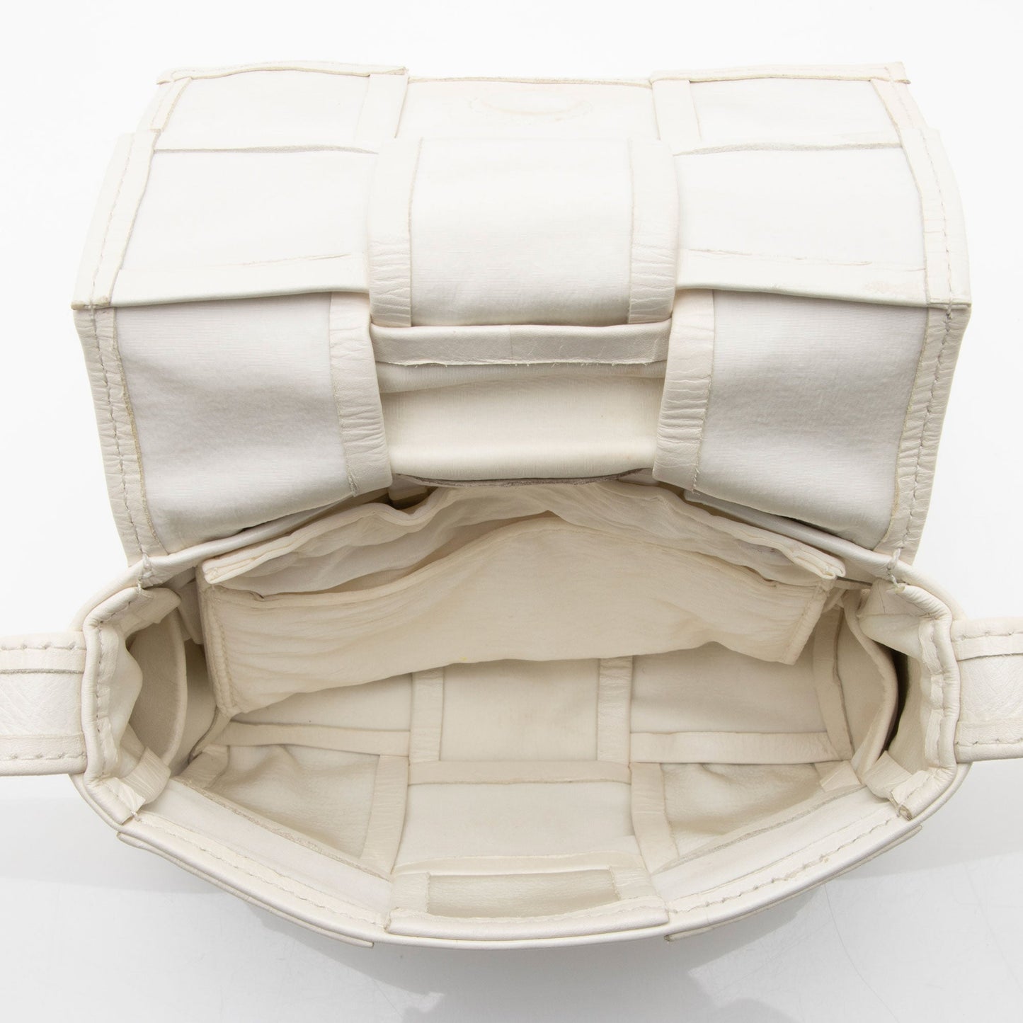 Bottega Veneta Calfskin Candy Cassette Crossbody (SHF-8XUpjP)