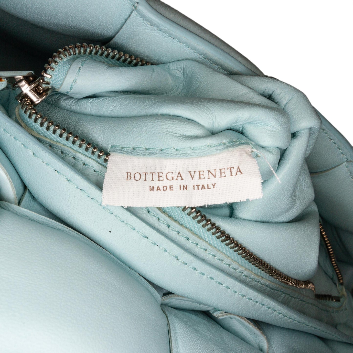 Bottega Veneta Calfskin Intrecciato Padded Cassette Crossbody (SHG-uVjoBL)