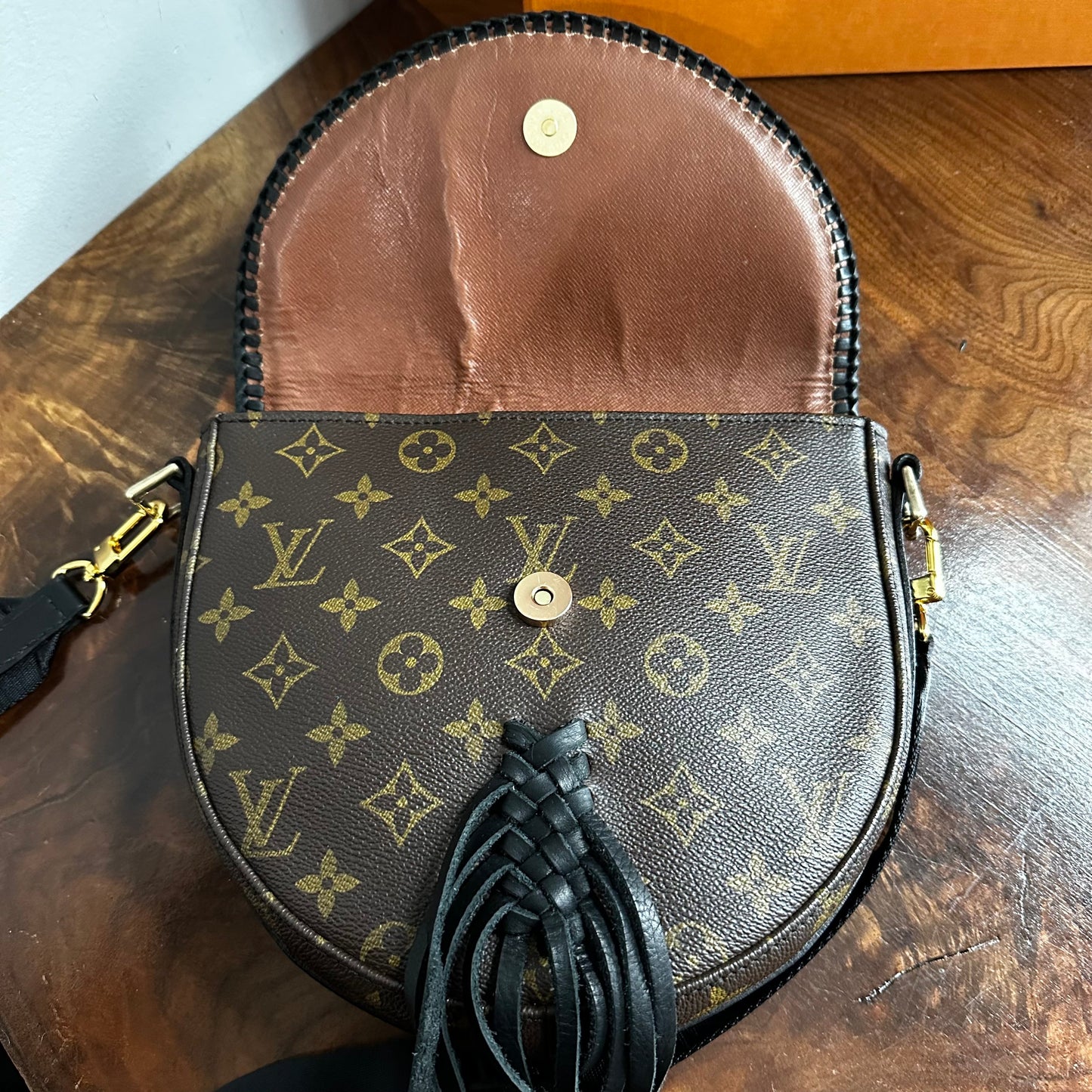 The Dove Crossbody -Orvis bags Monogram LV in Black
