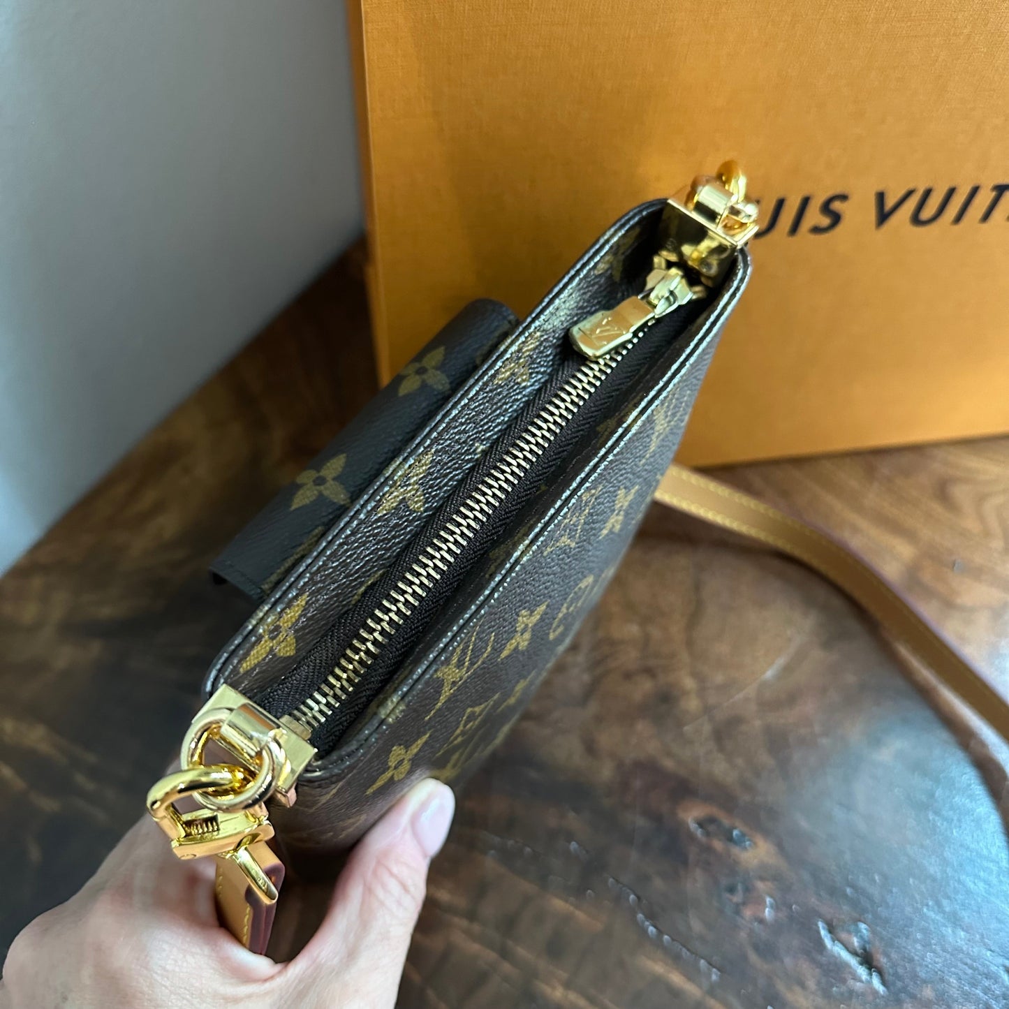 The Junco Crossbody -Orvis bags LV Monogram in Vachetta
