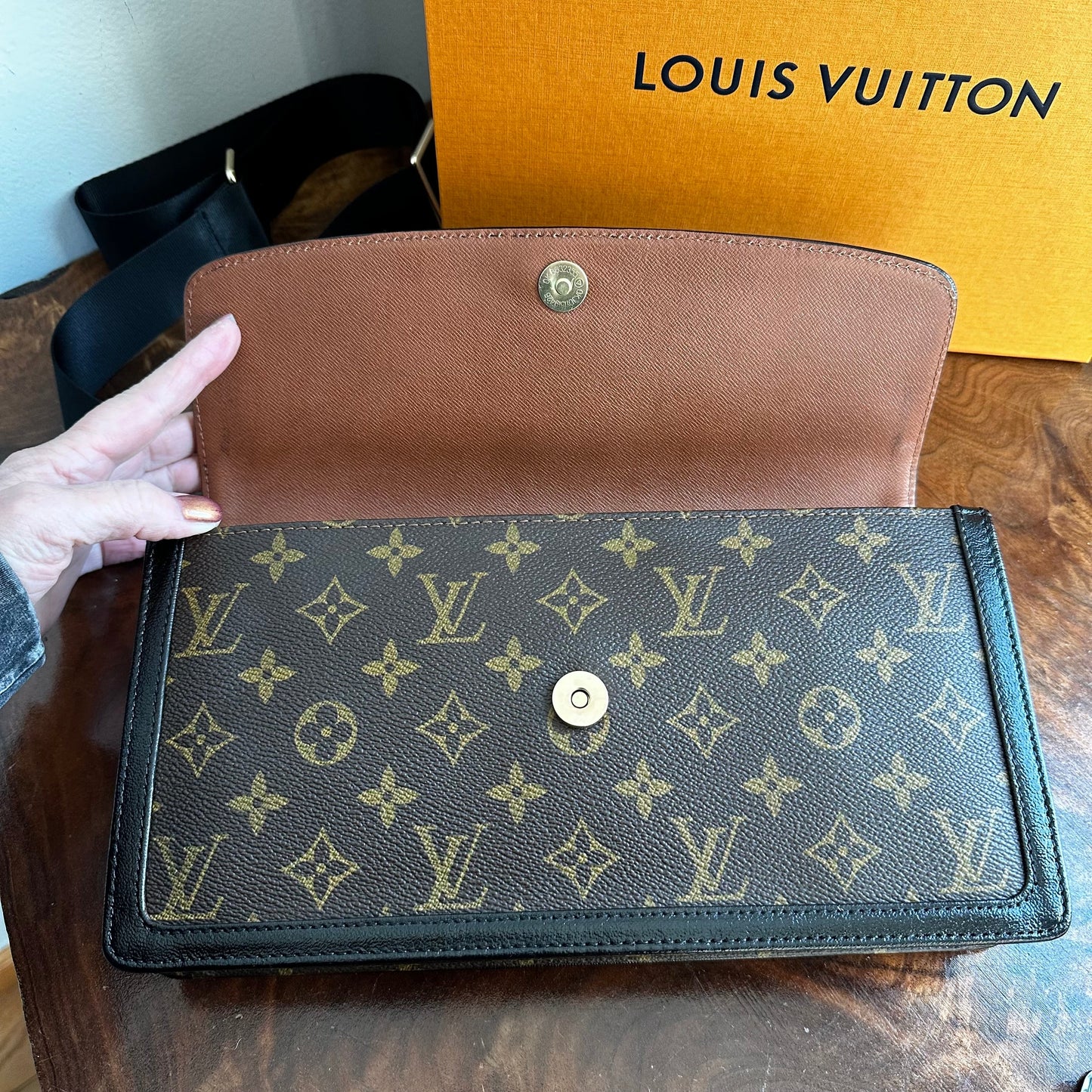 The Crane -Orvis bags Monogram LV Crossbody Bag in Black