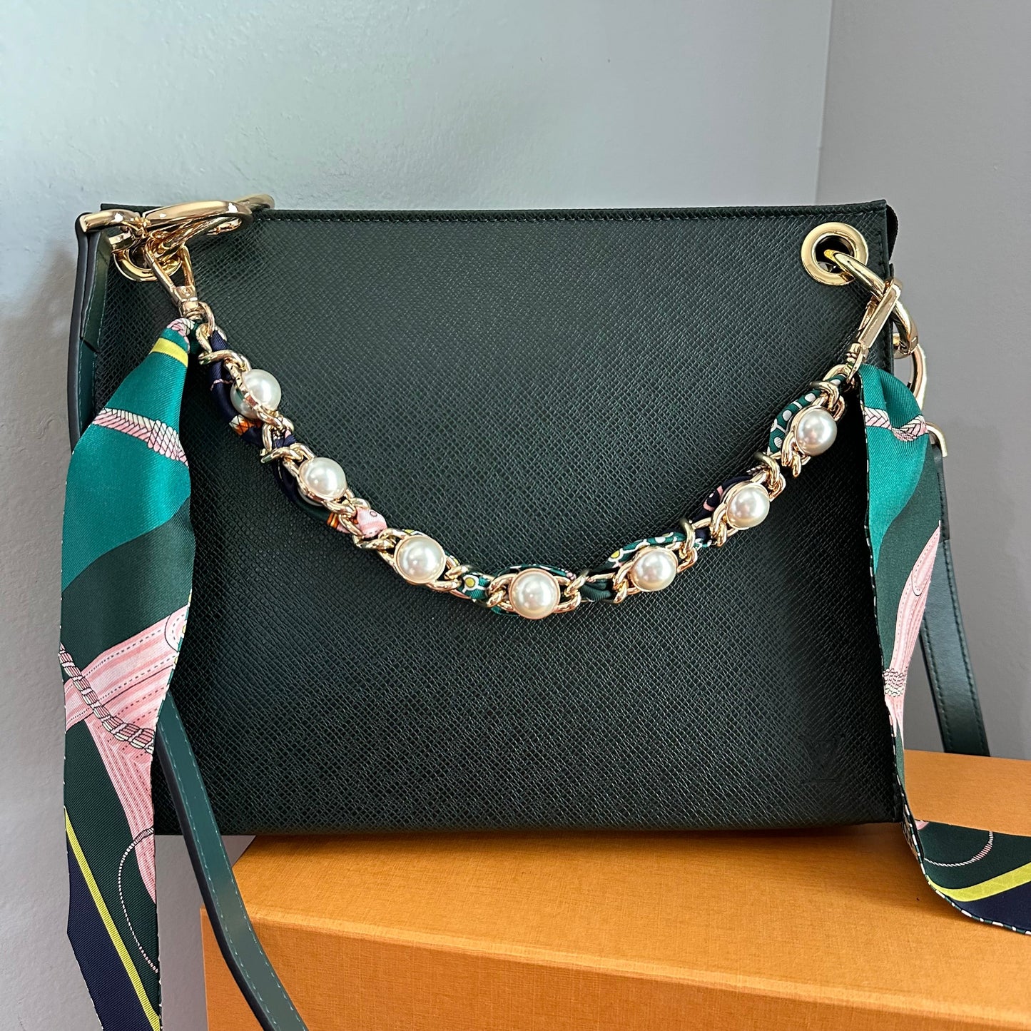 The Swan Crossbody -Orvis bags LV Taiga Leather in Dark Green