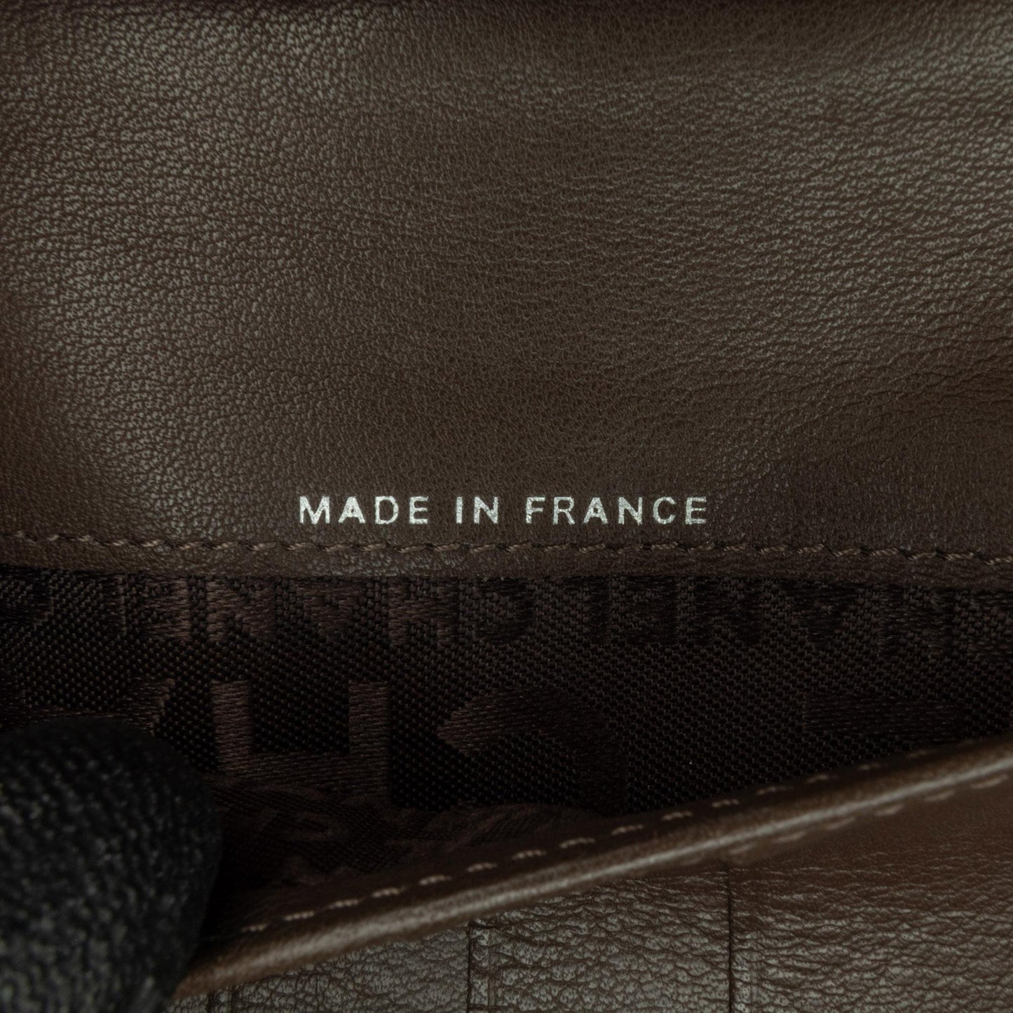 Chanel CC Calfskin Bifold Wallet (SHG-CUFpzY)