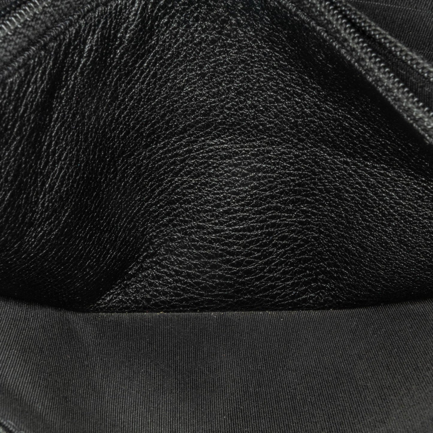 Chanel CC Chevron Calfskin Wallet On Chain (SHG-Q3rRL6)
