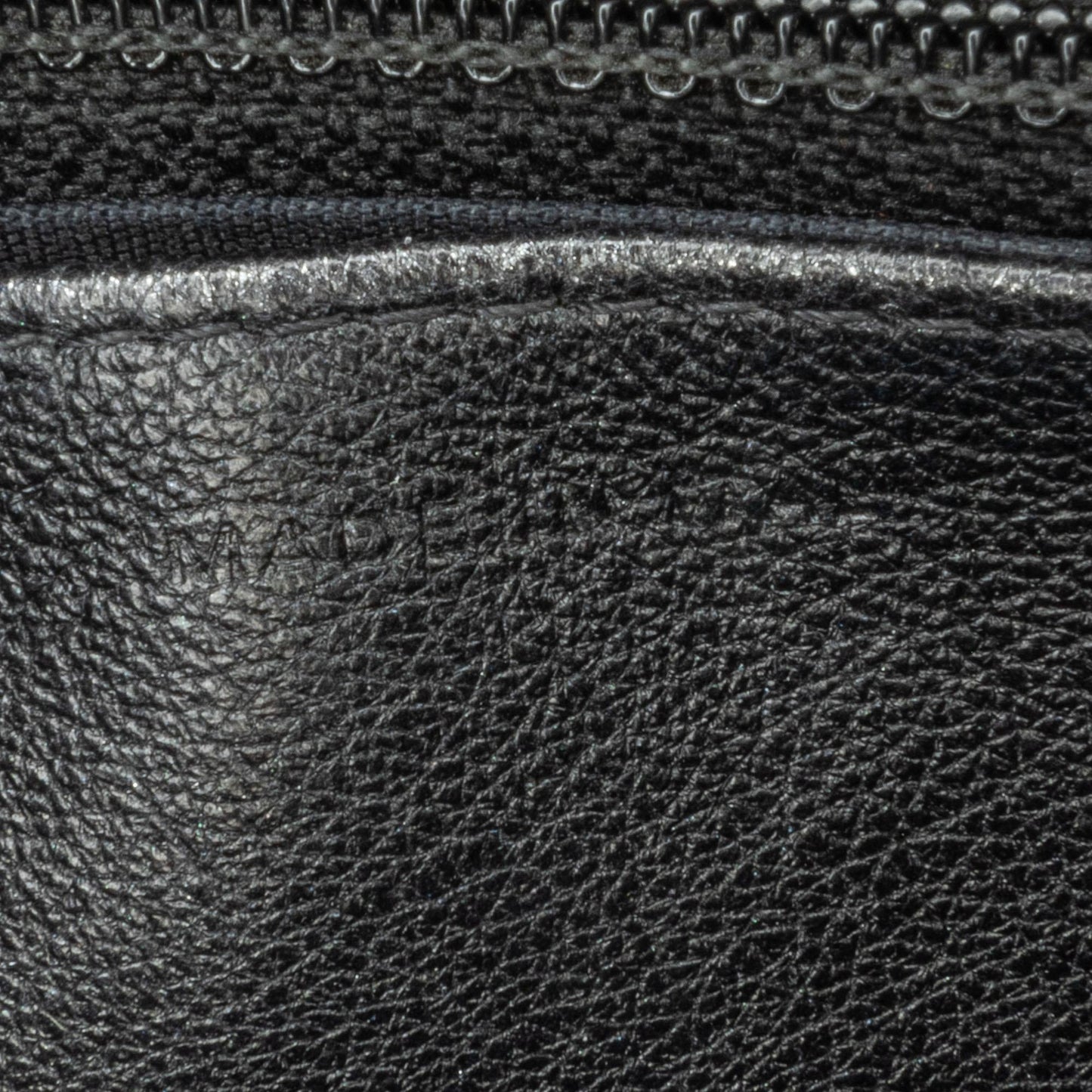 Chanel CC Chevron Calfskin Wallet On Chain (SHG-Q3rRL6)