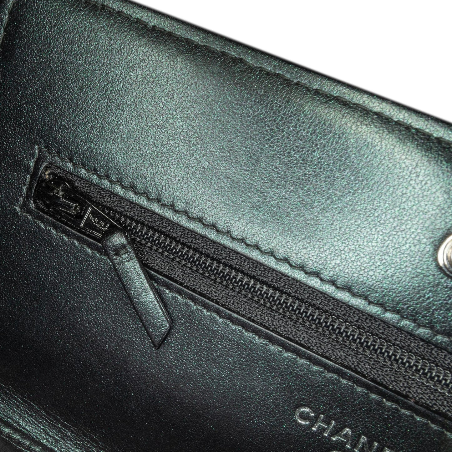 Chanel CC Chevron Quilted Crumpled Calfskin Wallet On Chain (SHG-Ad87DZ)