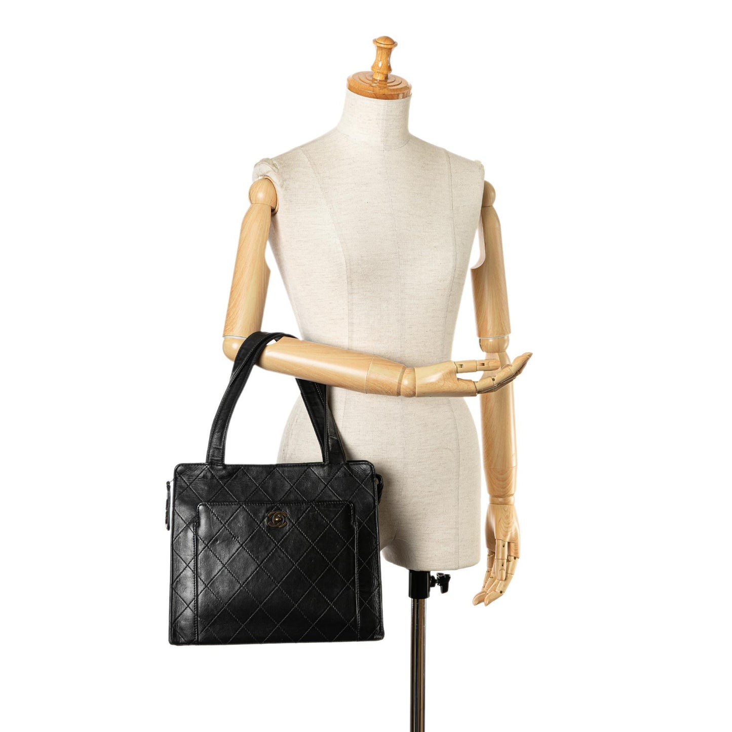 Chanel CC Quilted Calfskin Tote (SHG-0ZYubi)