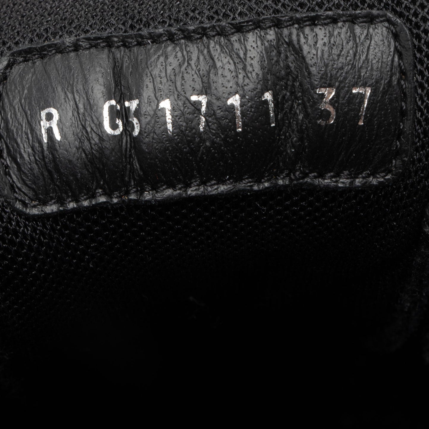 Chanel Calfskin CC Sneakers - Size 7 / 37 (SHF-CiGMEm)