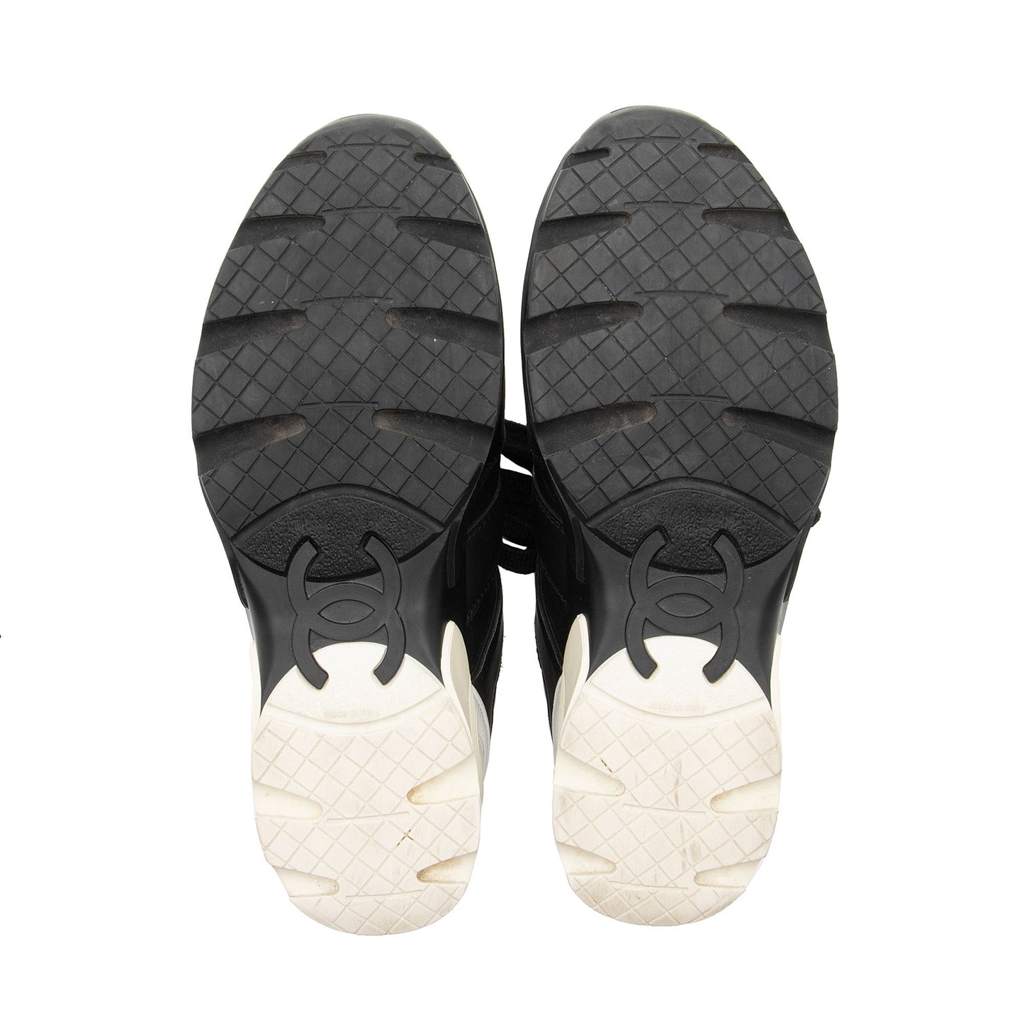 Chanel Calfskin CC Sneakers - Size 7 / 37 (SHF-CiGMEm)