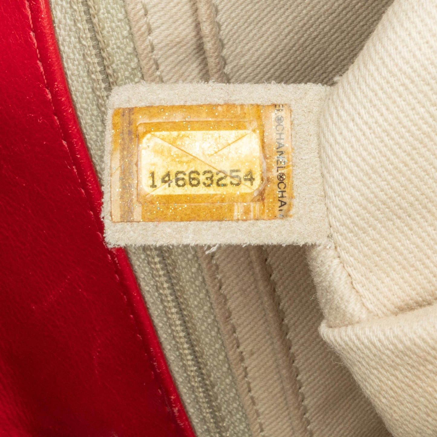 Chanel Calfskin In The Business Flap (SHG-qph0Di)
