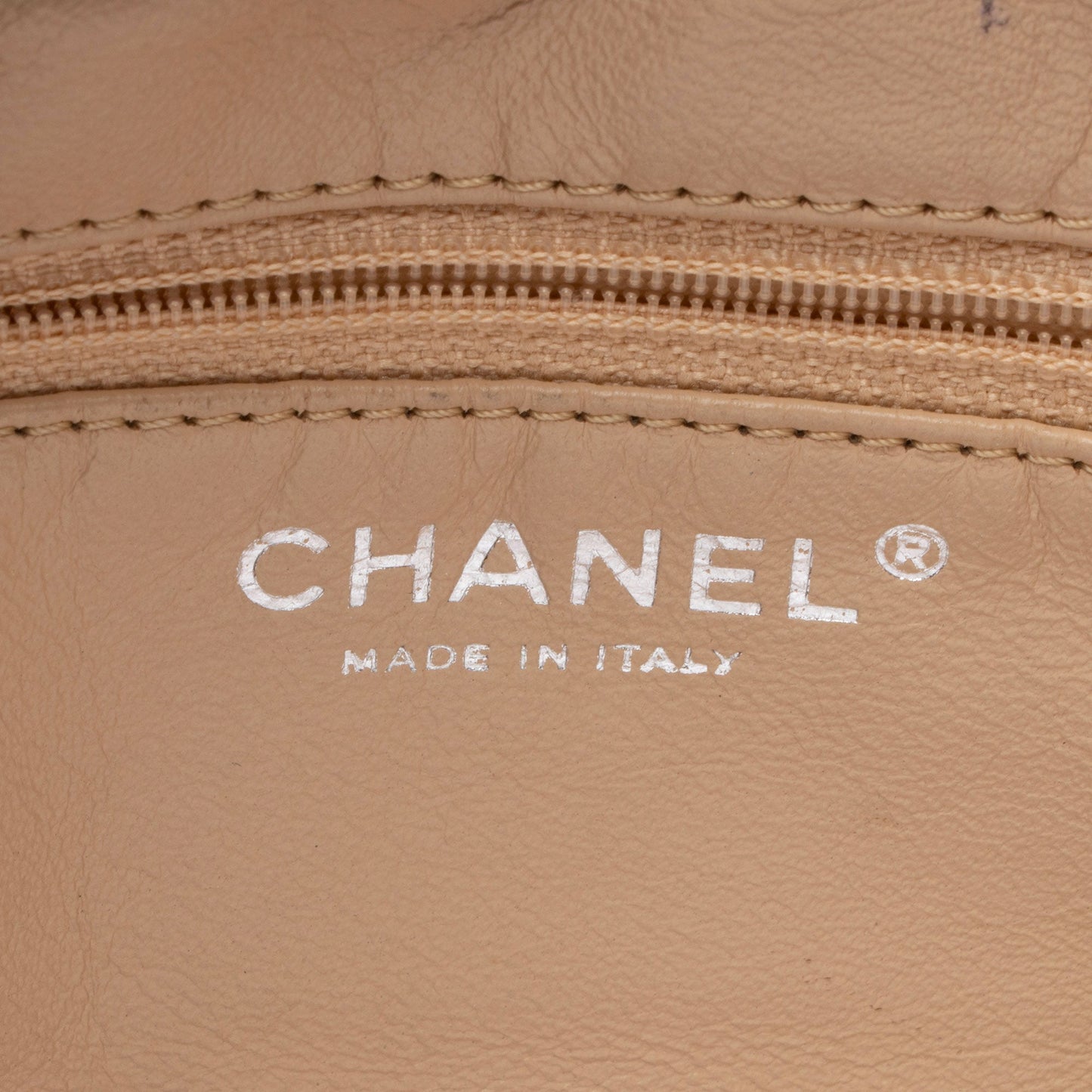Chanel Calfskin Modern Chain CC Large Tote (SHF-PQHhp1)