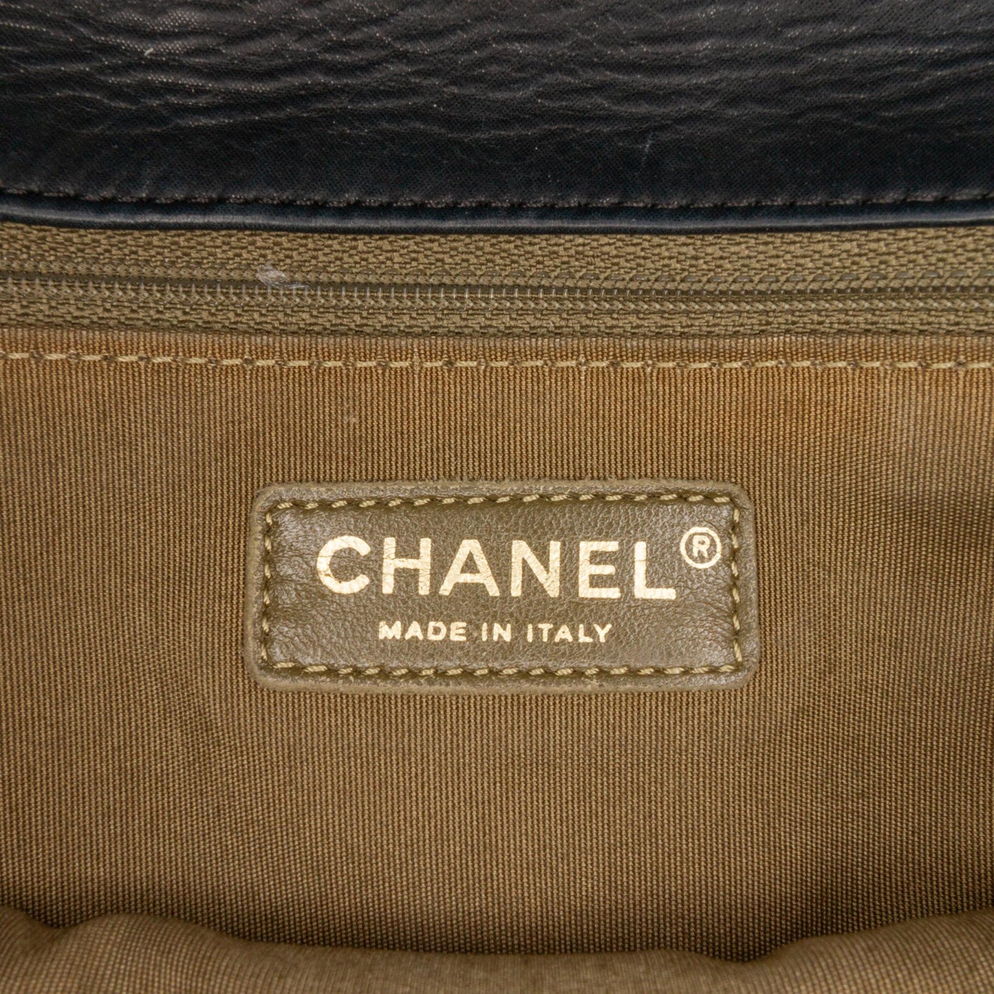 Chanel Calfskin Ultra Stitch Heart Flap (SHG-PLWR1B)
