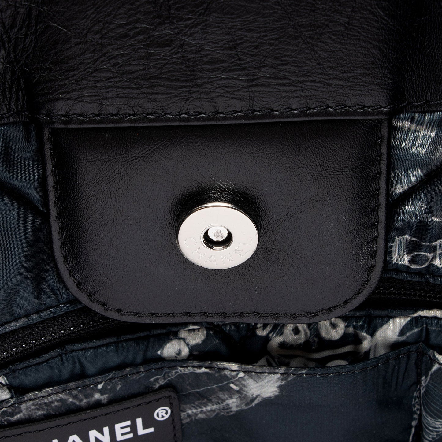 Chanel Chevron Aged Calfskin Big Bang Hobo (SHF-3kJJhz)