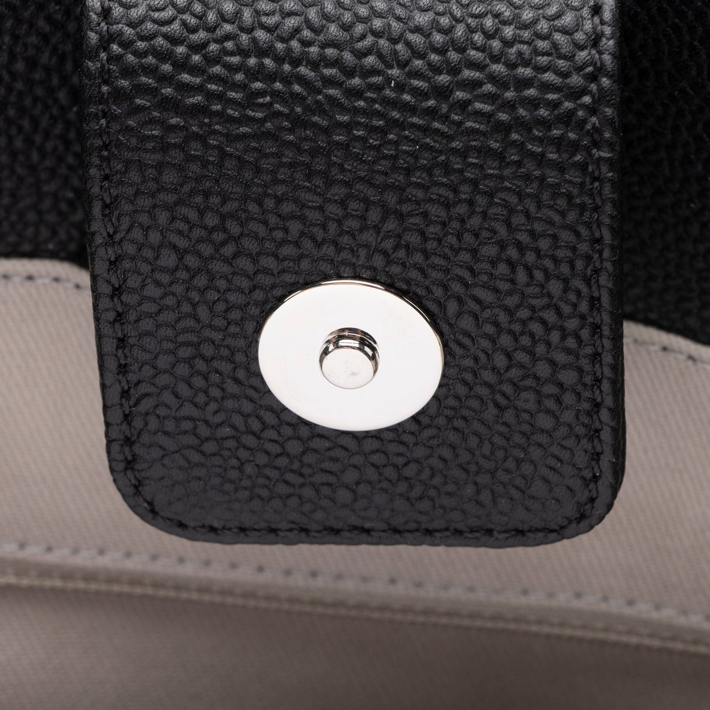 Chanel Glazed Calfskin Deauville Medium Tote (SHF-7Lzvto)