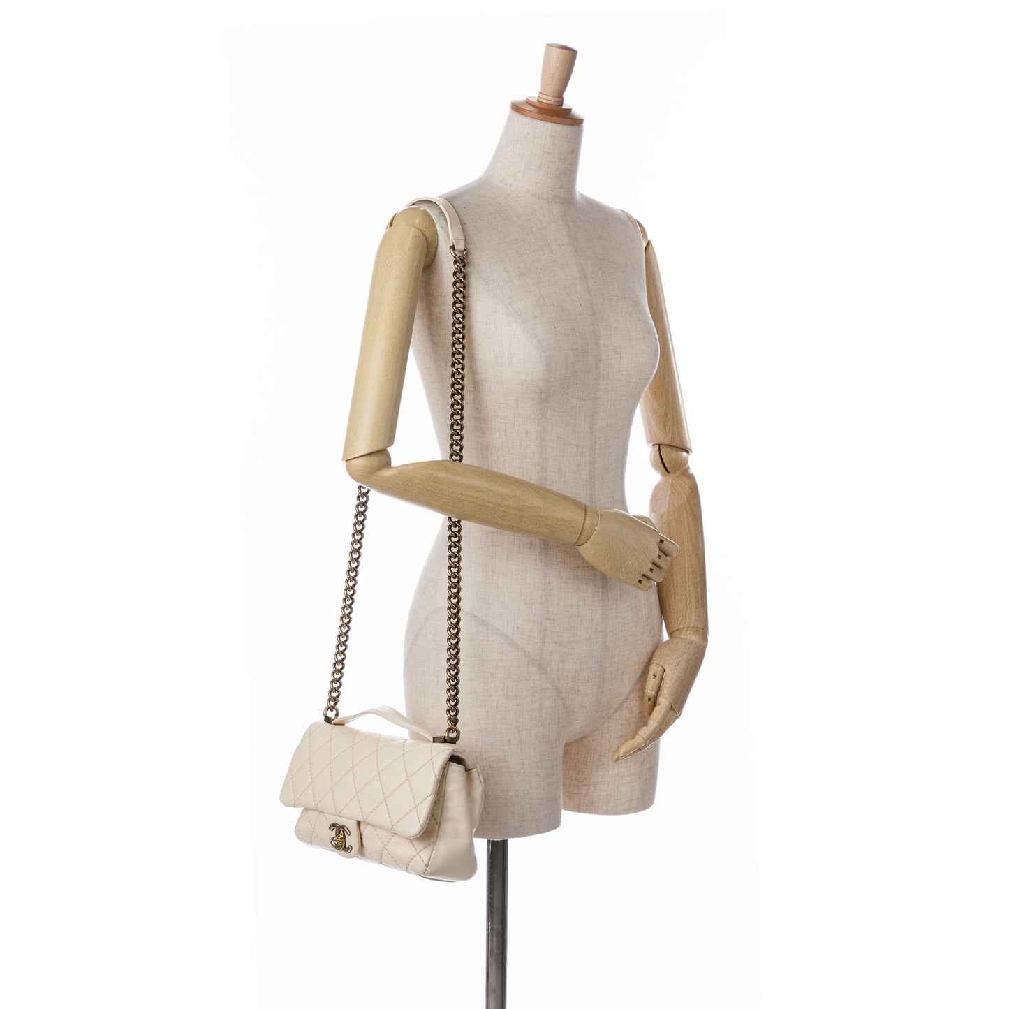 Chanel Medium Calfskin Urban Day Flap (SHG-zsil7K)