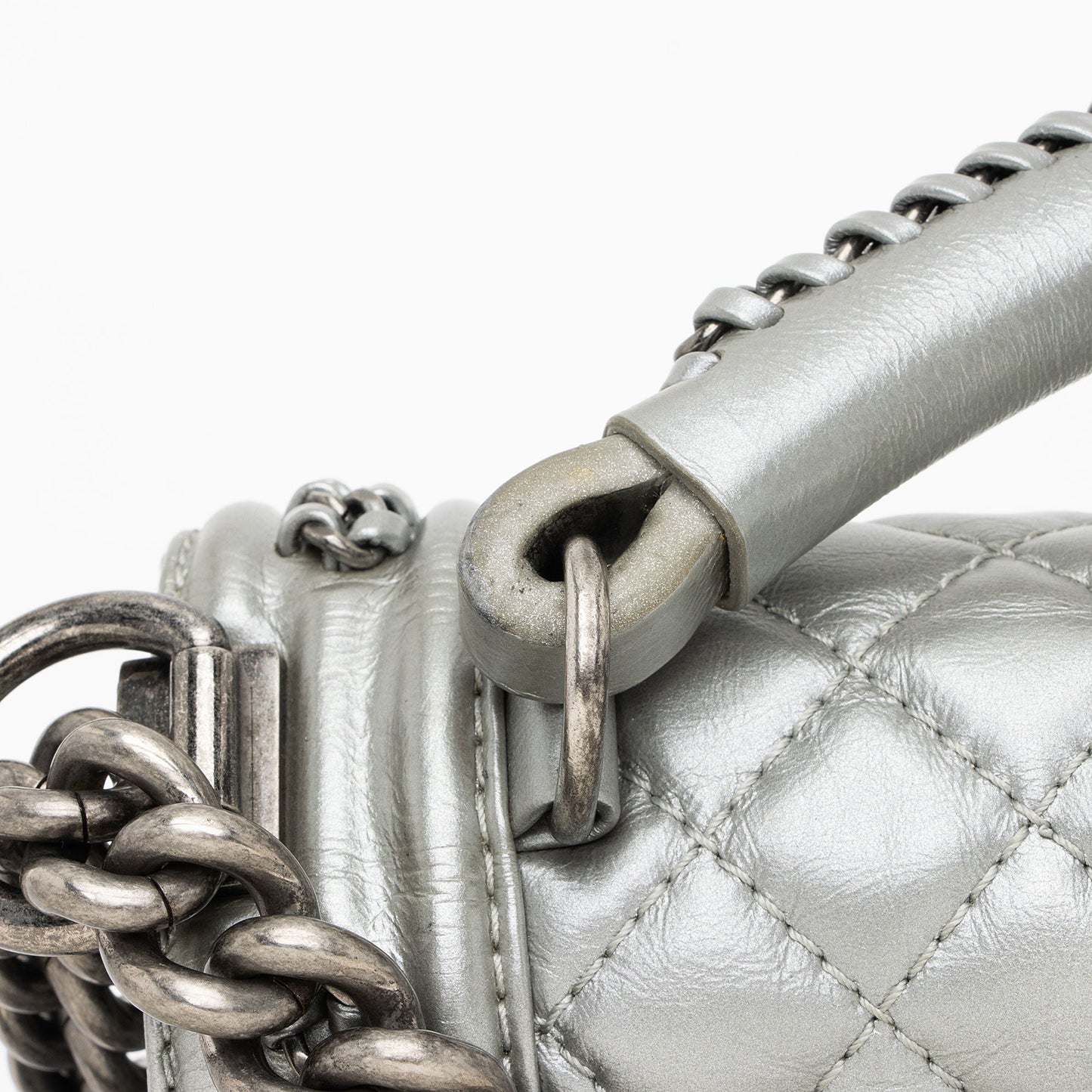 Chanel Metallic Aged Calfskin Chain Top Handle Medium Boy Bag (SHF-RO5g92)