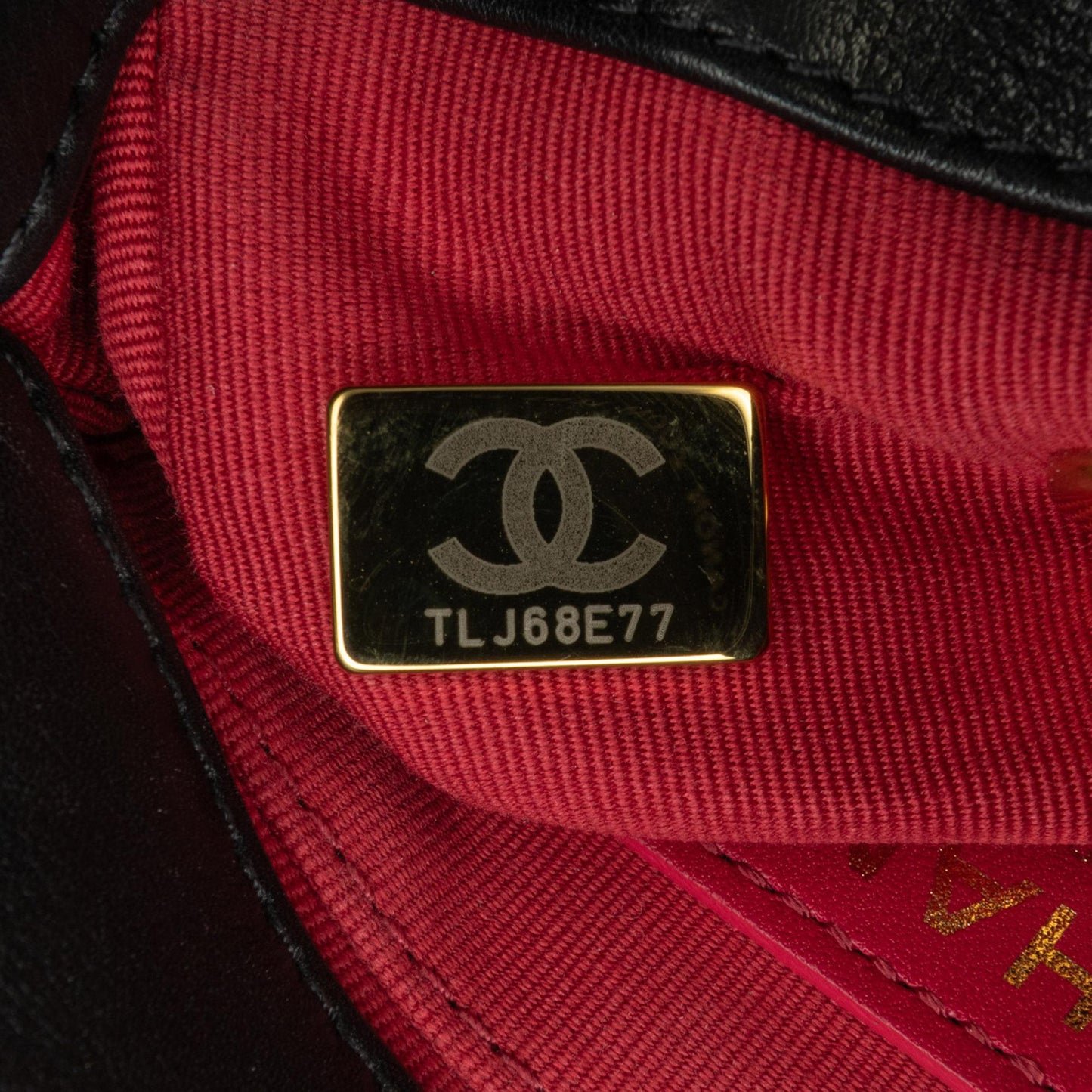 Chanel Mini Quilted Calfskin Framing Chain Flap (SHG-Igp1oA)