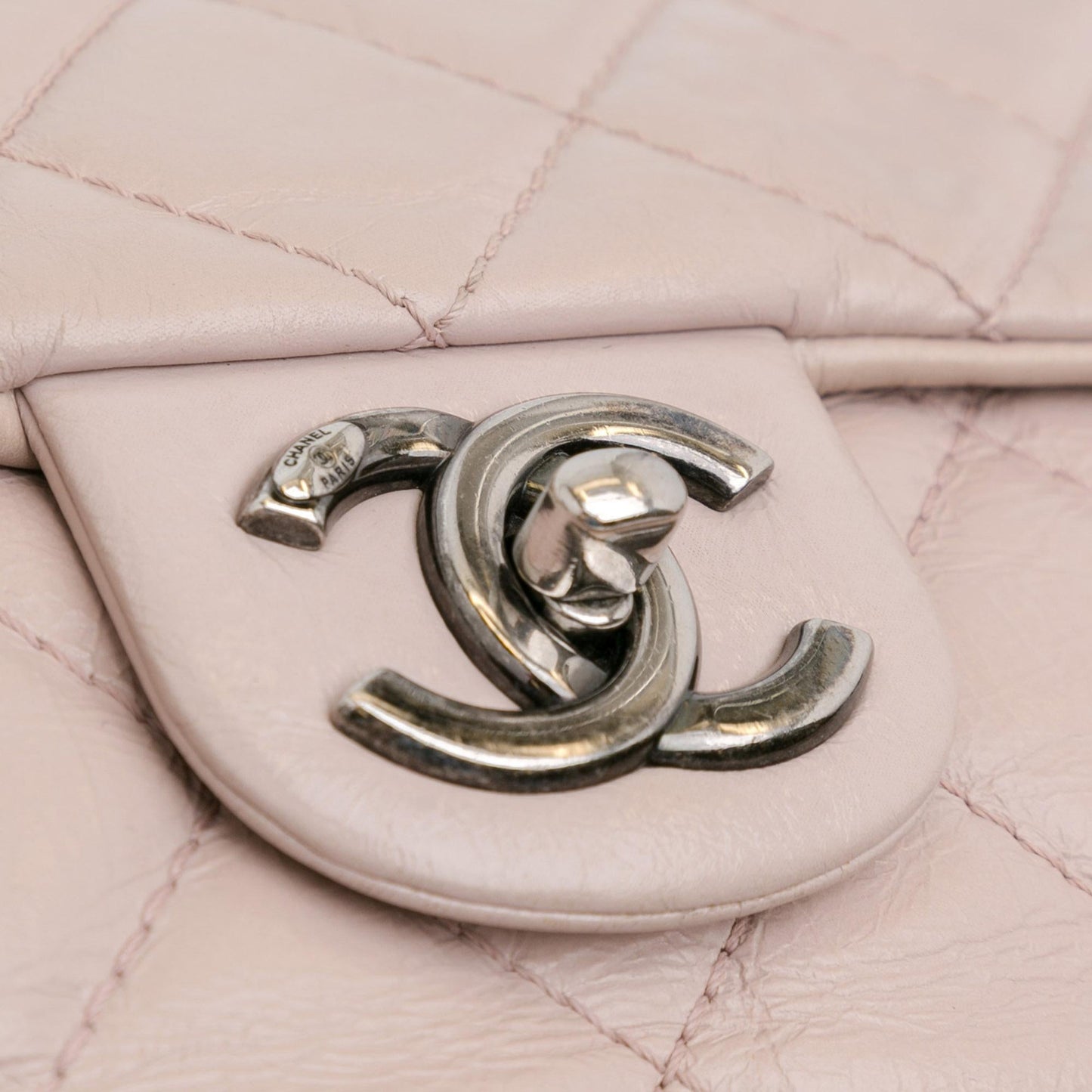 Chanel Quilted Aged Calfskin Single Flap (SHG-vBvXcU)