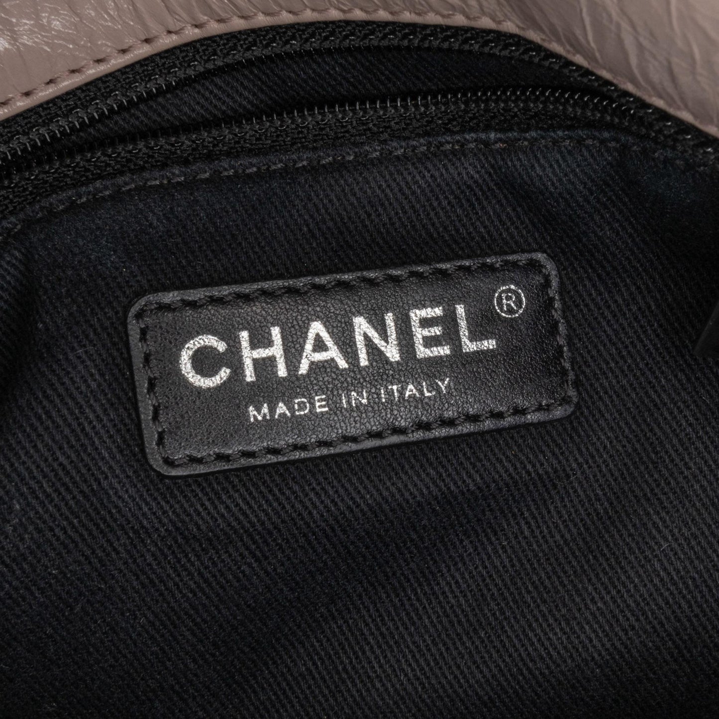 Chanel Quilted Aged Calfskin Single Flap (SHG-vBvXcU)