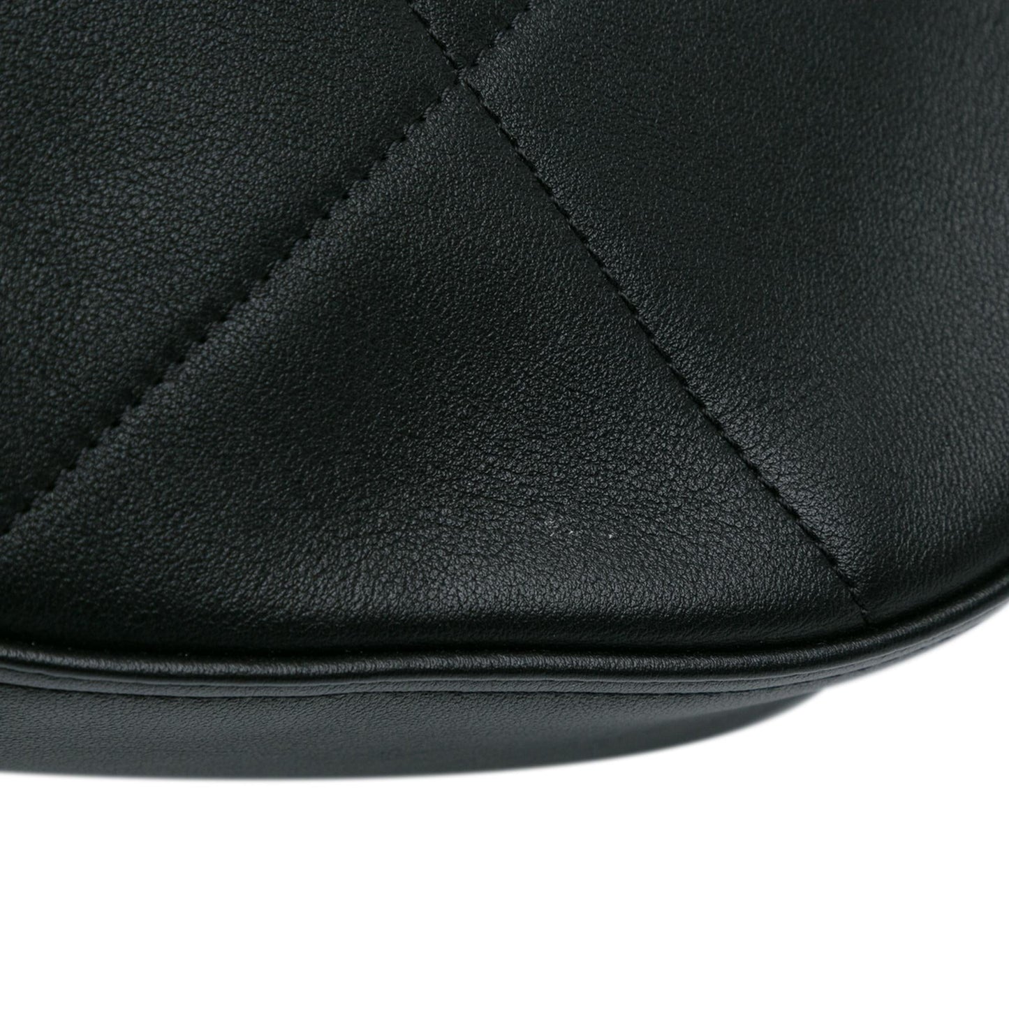Chanel Quilted Calfskin Easy Mood Hobo (SHG-NA7iAJ)