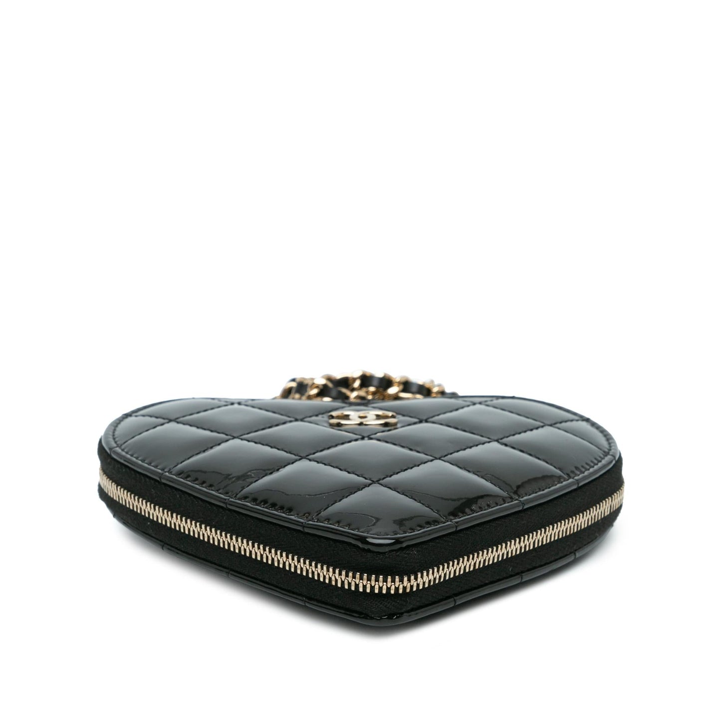Chanel Quilted Patent Calfskin CC Heart Clutch With Chain (SHG-D1UX0k)