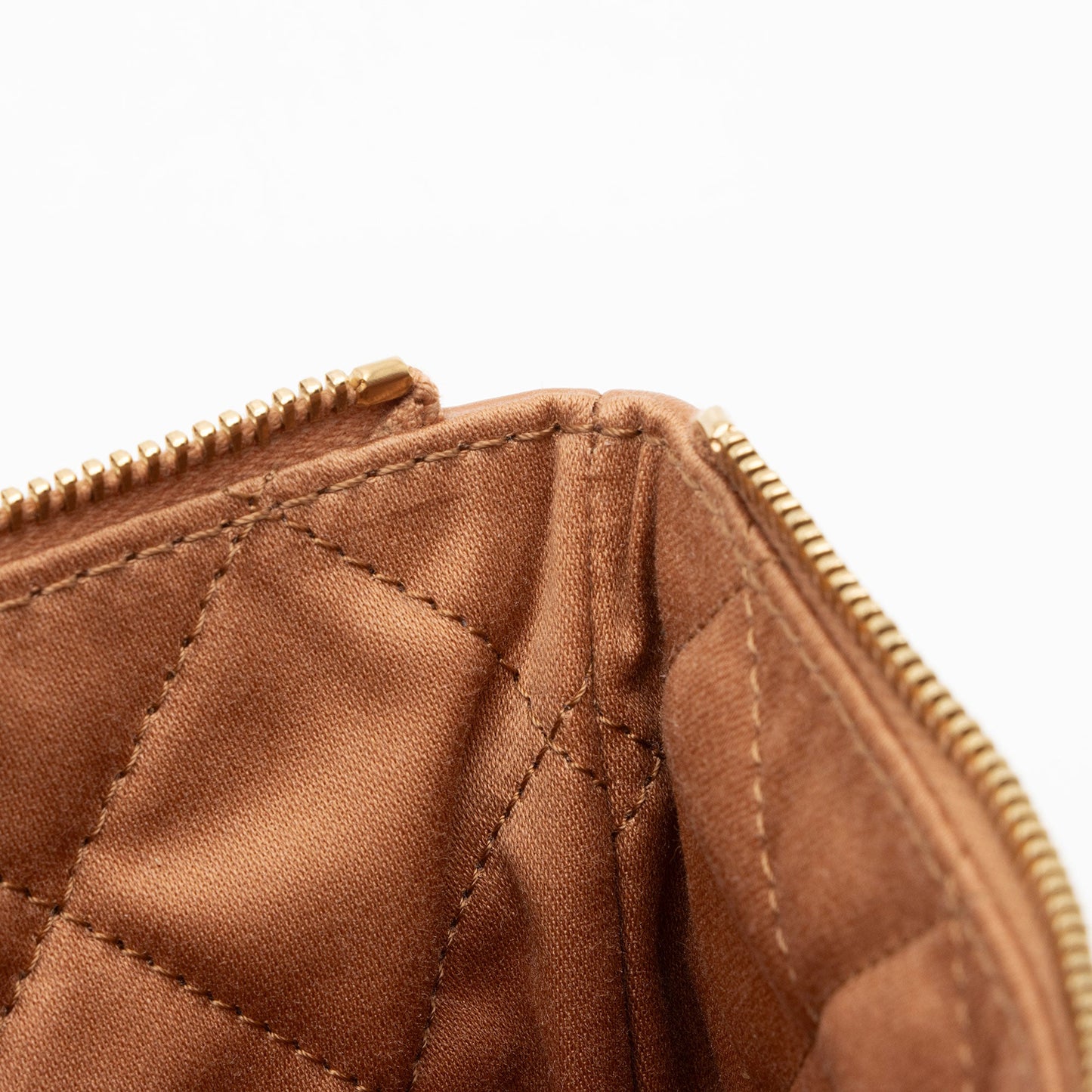 Chanel Shiny Calfskin Small Chanel 22 Pochette (SHF-JufGfx)