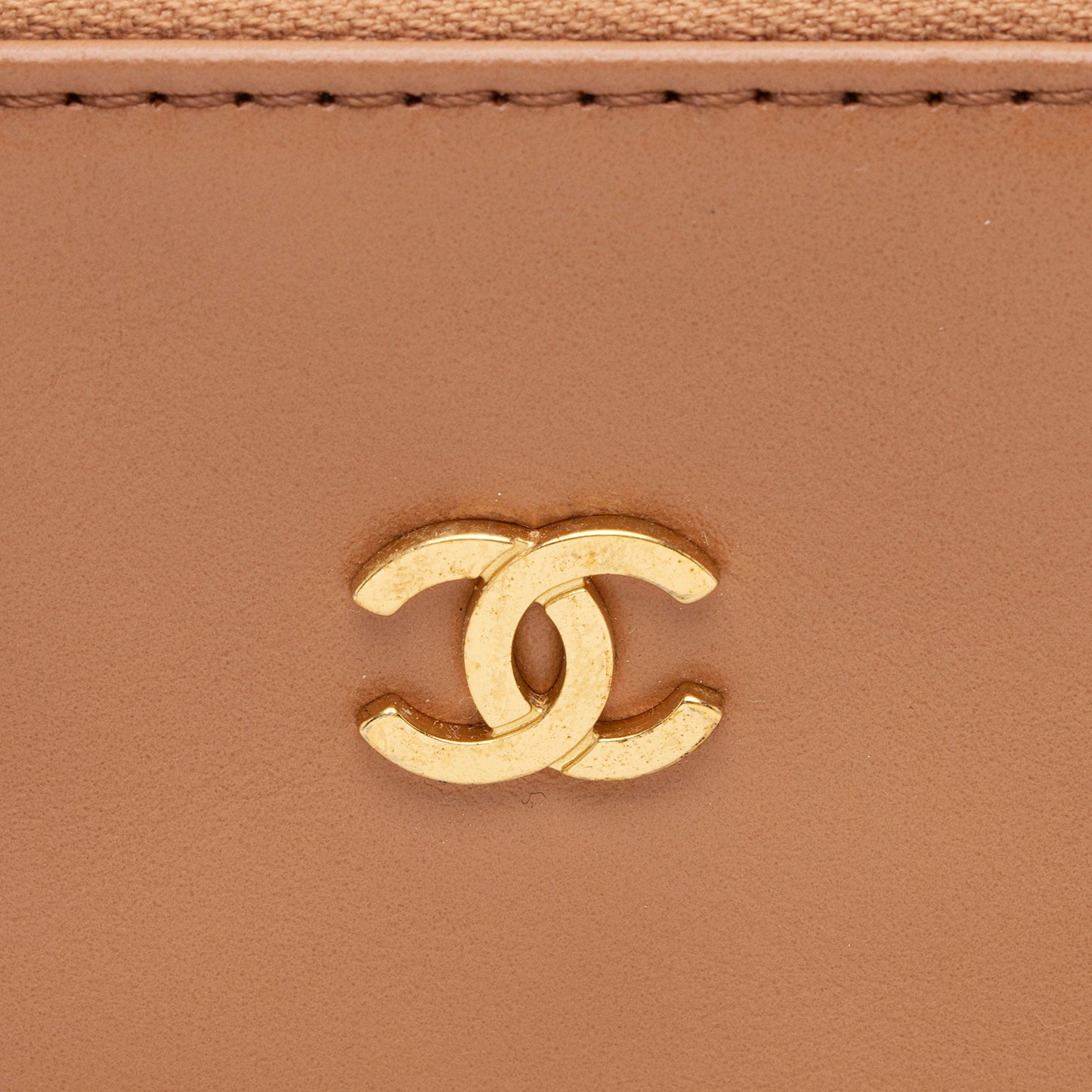 Chanel Shiny Calfskin Small Chanel 22 Pochette (SHF-JufGfx)